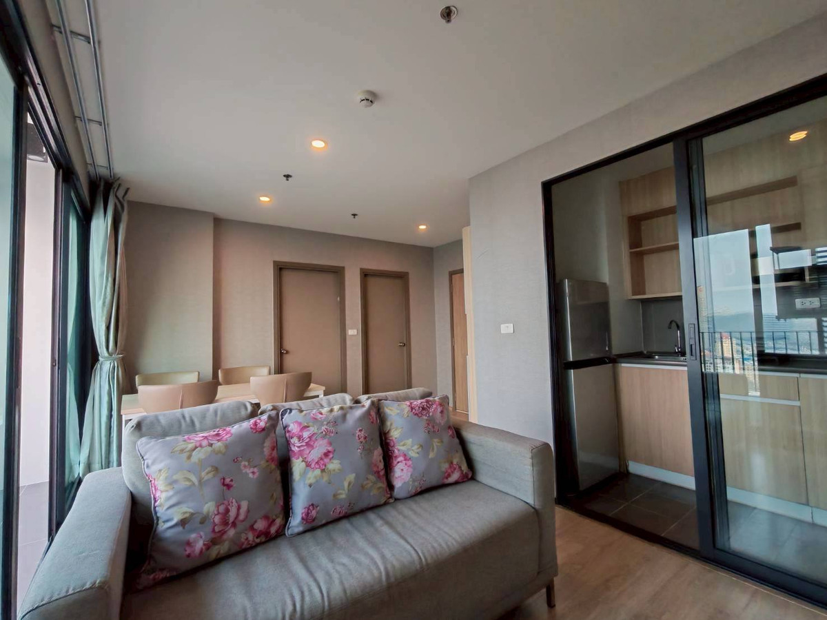 For RentCondoBangna, Bearing, Lasalle : Condo for Rent: Ideo O2 Near BTS Bang Na (approx. 300 meters)