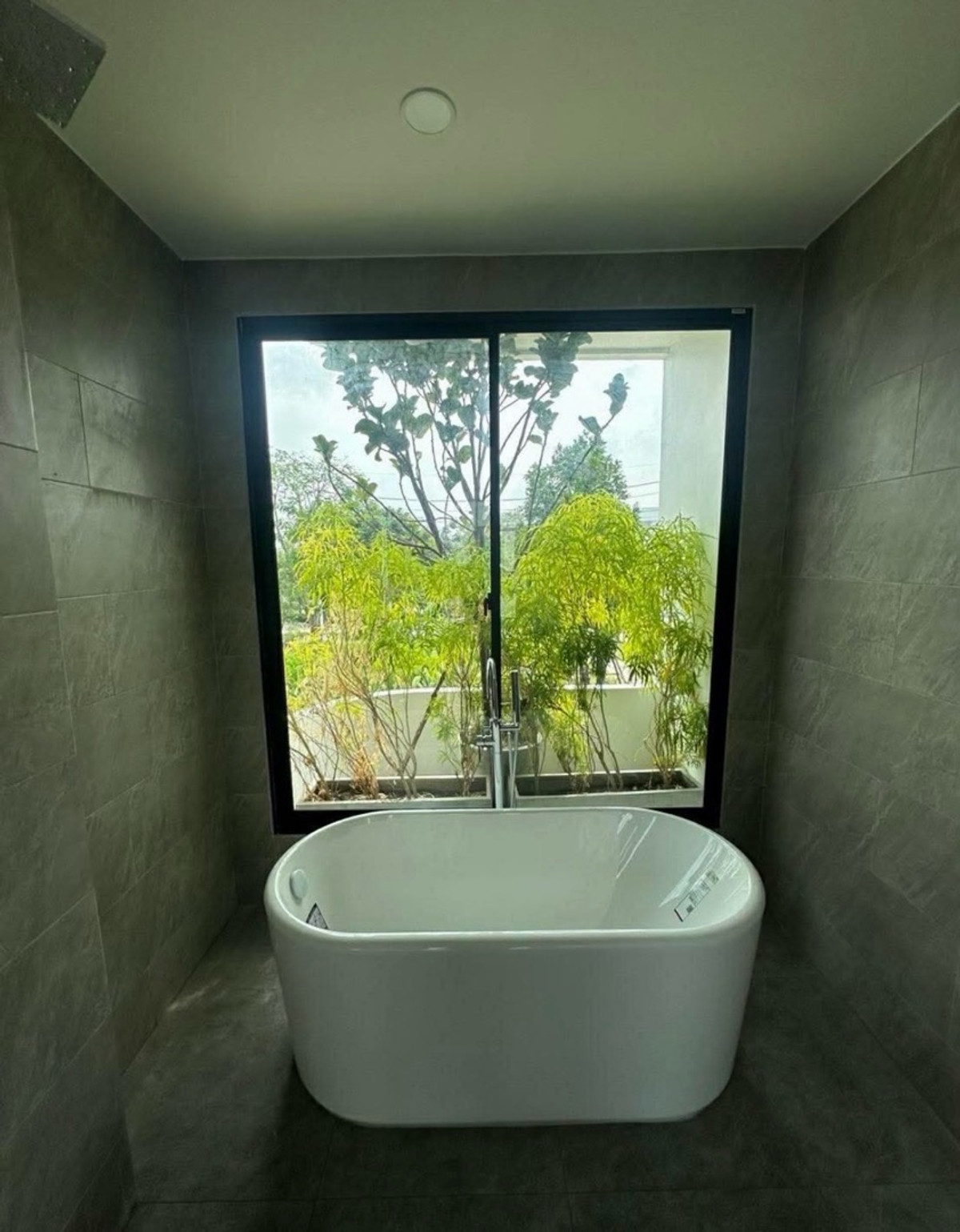 ให้เช่าบ้านลาดกระบัง สุวรรณภูมิ : ให้เช่า บ้านเดี่ยว 3 ชั้น Altitude Forest Onnut - Latkrabang (อัลติจูด ฟอเรสต์ อ่อนนุช - ลาดกระบัง) 
