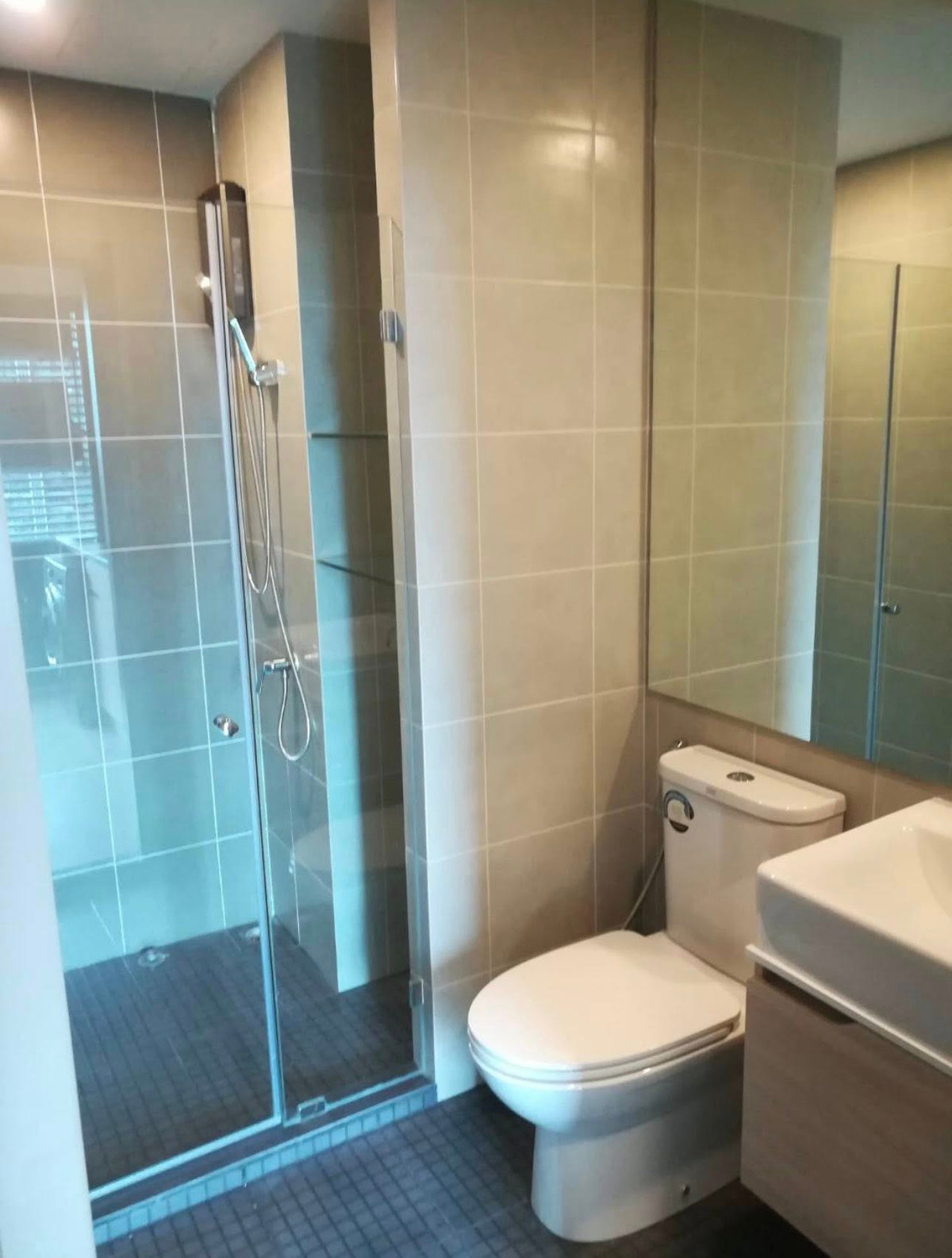 For RentCondoBangna, Bearing, Lasalle : Condo for Rent: Ideo O2 Near BTS Bang Na (approx. 300 meters)