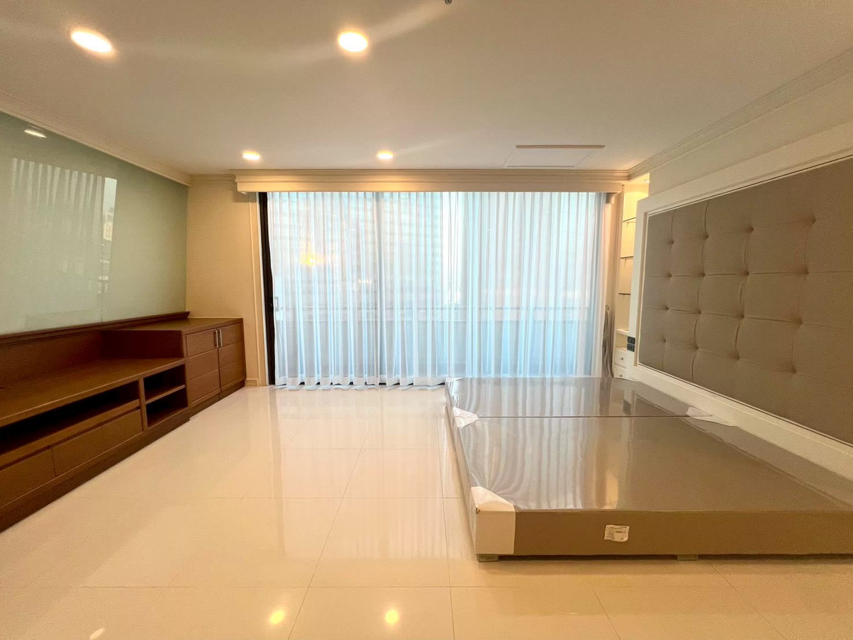 ให้เช่าคอนโดคลองเตย กล้วยน้ำไท : ✅ให้เช่าห้อง Penthouses ว่างพร้อมเข้าอยู่🔥Lumpini Park View ( 3 ห้องนอน 4 ห้องน้ำ, 267 ตรม.) ราคาเช่า 150,000/month Tel.0922635410 เอิร์ธ