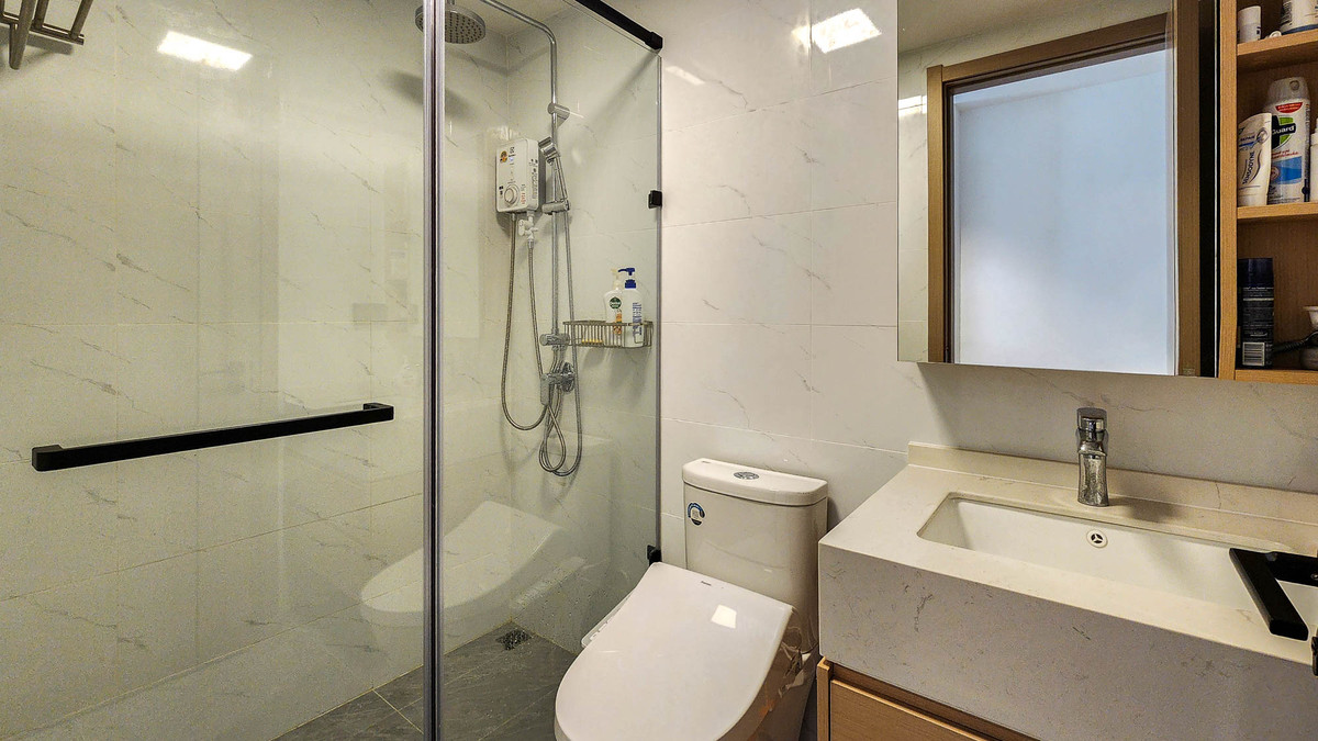 ให้เช่าคอนโดเชียงใหม่ : ยูนิตพิเศษ ขนาดใหญ่กว่าปกติ คอนโด 3 ห้องนอน ชั้นบนสุด วิวภูเขา ใกล้สนามบิน