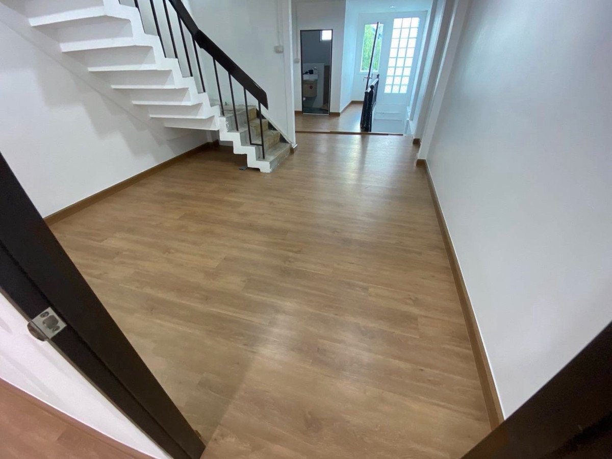 ให้เช่าอาคารพาณิชย์พัฒนาการ ศรีนครินทร์ : ให้เช่าอาคารพาณิชย์ 4 ชั้น ซอยพัฒนาการ 61 ทำเลชุมชน เหมาะทำธุรกิจ