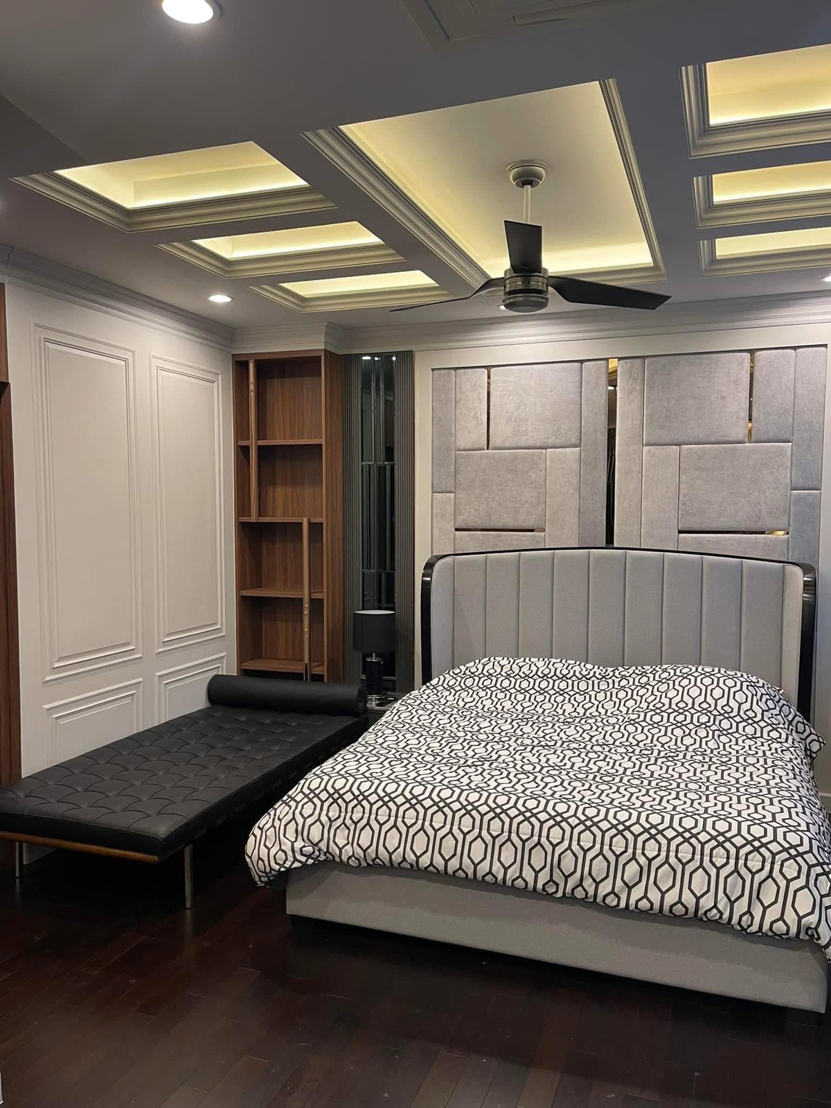 ให้เช่าบ้านสะพานควาย จตุจักร : #ให้เช่า ทาวน์โฮมหรู 3.5ชั้น The Eight (จตุจักร–รัชดา) Modern Luxury Style | Privacy Residence 📍ทำเลนี้เหมาะกับครอบครัวที่ต้องการบ้านใจกลางเมือง แต่ยังคงความเป็นส่วนตัวสูง ใกล้ BTS–MRT สถานีเซ็นทรัลลาดพร้าว