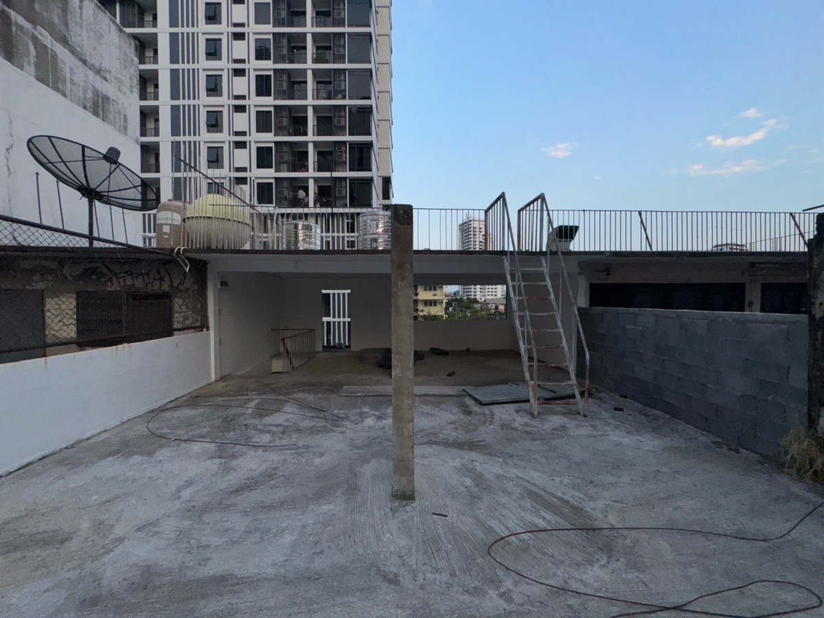 ให้เช่าอาคารพาณิชย์สุขุมวิท อโศก ทองหล่อ : ปล่อยเช่า อาคารพาณิชย์ 2 คูหา 3 ชั้น + ดาดฟ้า @ ซอยเอกมัย 12 สุขุมวิท 63 จอดรถได้ที่ DONKI TONGLOR