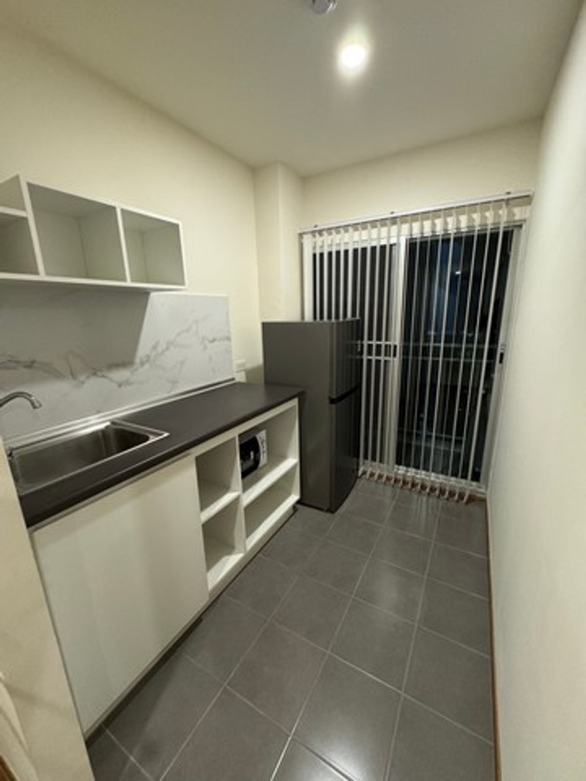 For RentCondoEakachai, Bang Bon : Condo for rent Lumpini Ekkachai 48, size 1 bedroom, 34 sq m, fully furnished. There is a washing machine.