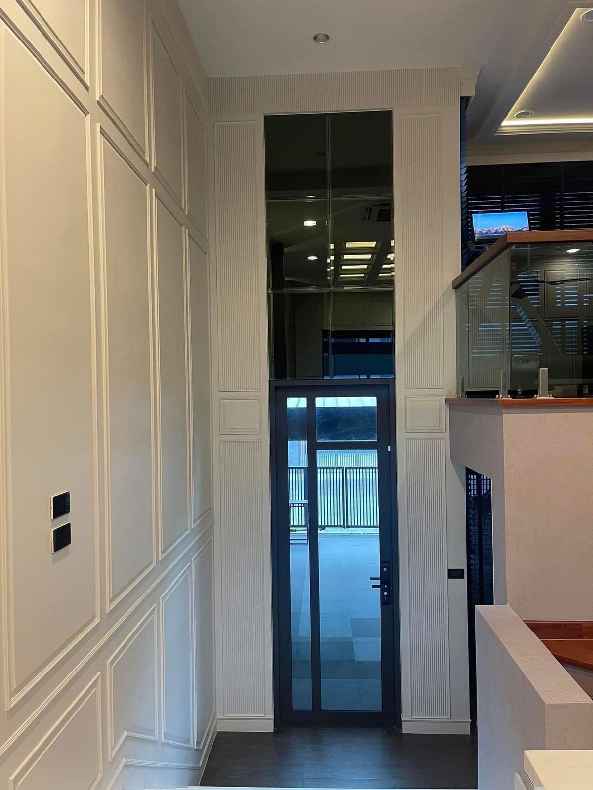 ให้เช่าบ้านสะพานควาย จตุจักร : #ให้เช่า ทาวน์โฮมหรู 3.5ชั้น The Eight (จตุจักร–รัชดา) Modern Luxury Style | Privacy Residence 📍ทำเลนี้เหมาะกับครอบครัวที่ต้องการบ้านใจกลางเมือง แต่ยังคงความเป็นส่วนตัวสูง ใกล้ BTS–MRT สถานีเซ็นทรัลลาดพร้าว