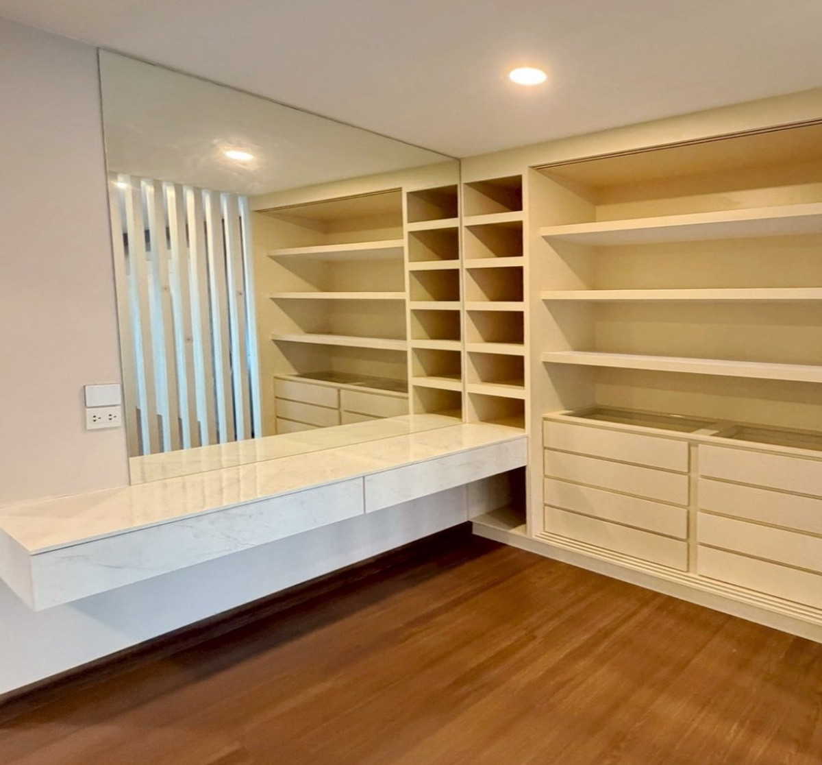 บ้านนนทบุรี บางใหญ่ บางบัวทอง :  ให้เช่า/ขาย   บ้านเดี่ยว Modern Luxury (บ้านใหม่ไม่เคยเข้าอยู่) 📍 The City สะพานมหาเจษฎาบดินทร์ฯ โครงการบ้านเดี่ยวระดับ Luxury เนื้อที่ 78 ตร.ว บ้านแปลงมุมสุดซอย Private สุดๆ ส่วนกลางขนาดใหญ่ บรรยากาศใกล้แม่น้ำ