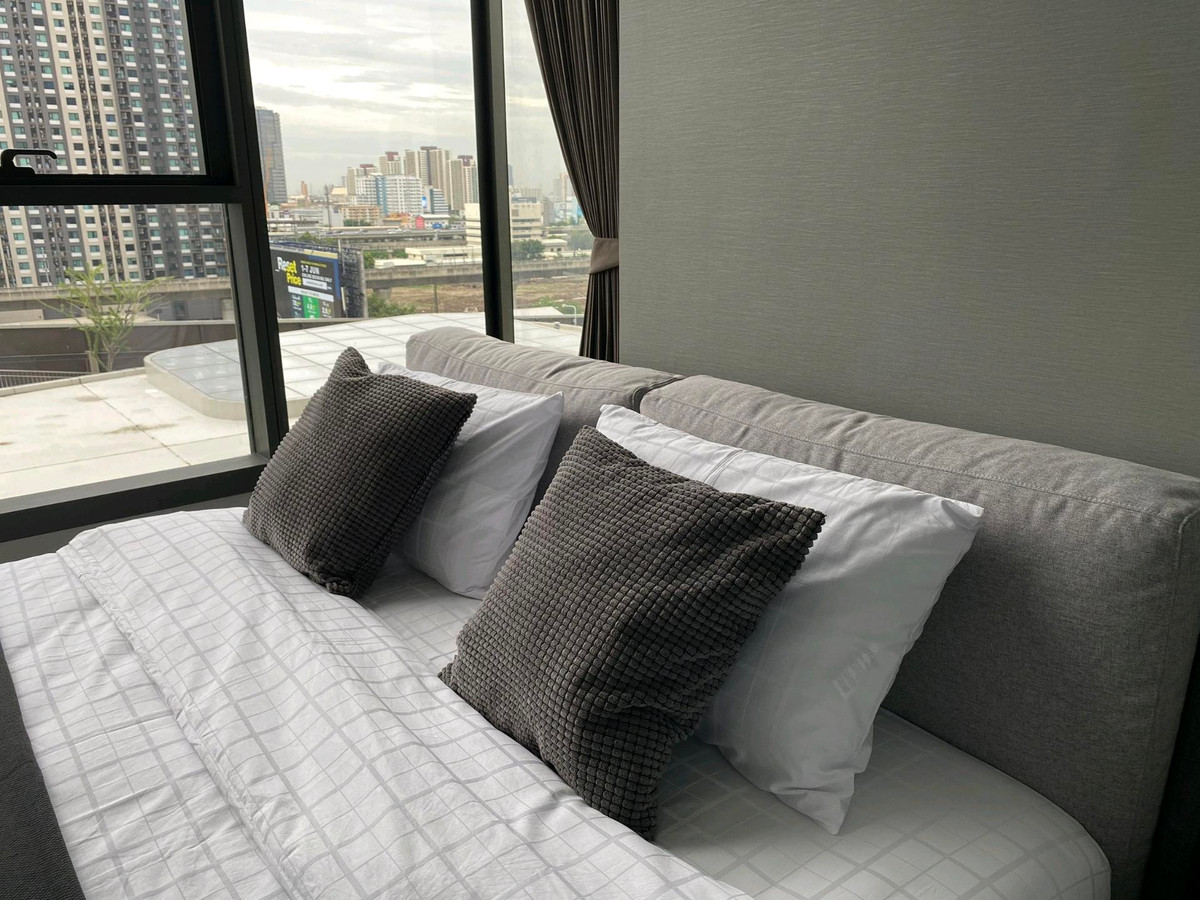 For RentCondoRama9, Petchburi, RCA : [For rent]🏢The Esse at Singha Complex price 40,000 baht/month ❗️Cheapest in the building❗️

1 bedroom, 1 bathroom
Size 48.72 sq m.
Floor 20+
Price 40,000 baht/month💵
⭕️Room ready to move in 21/4/26⭕️

Contact to make an appointment to view the room 