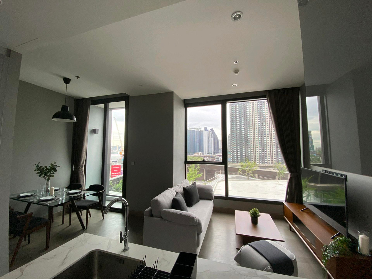 For RentCondoRama9, Petchburi, RCA : [For rent]🏢The Esse at Singha Complex price 40,000 baht/month ❗️Cheapest in the building❗️

1 bedroom, 1 bathroom
Size 48.72 sq m.
Floor 20+
Price 40,000 baht/month💵
⭕️Room ready to move in 21/4/26⭕️

Contact to make an appointment to view the room 