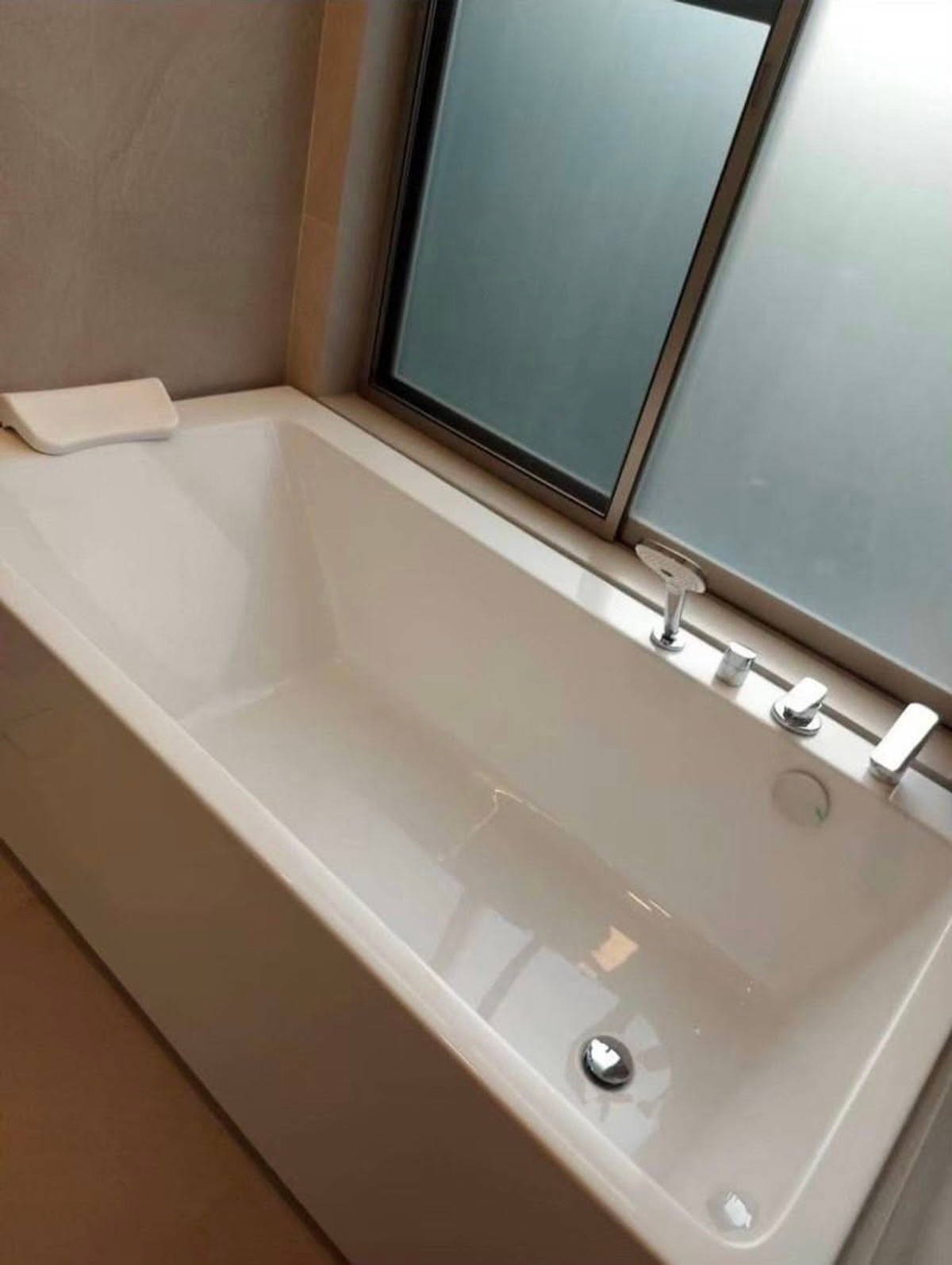 HousePattanakan, Srinakarin : For rent/sale VIVE RAMA 9 – Krungthep Kreetha, land 77 sq m | usable area 324 sq m, bedrooms | 4 bathrooms. Luxury detached house in Japandi style that combines Japanese warmth with contemporary elegance.