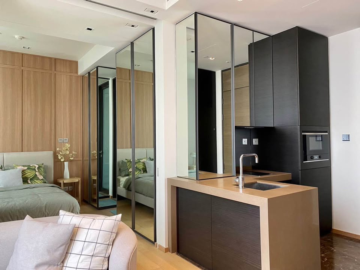 ให้เช่าคอนโดวิทยุ ชิดลม หลังสวน : ปล่อยเช่า คอนโดLuxury ใกล้ BTS ชิดลม เพียง 280 ม. | โครงการ 28 Chidlom | 1 ห้องนอน | 40 sqm. | ใกล้ Central Chidlom