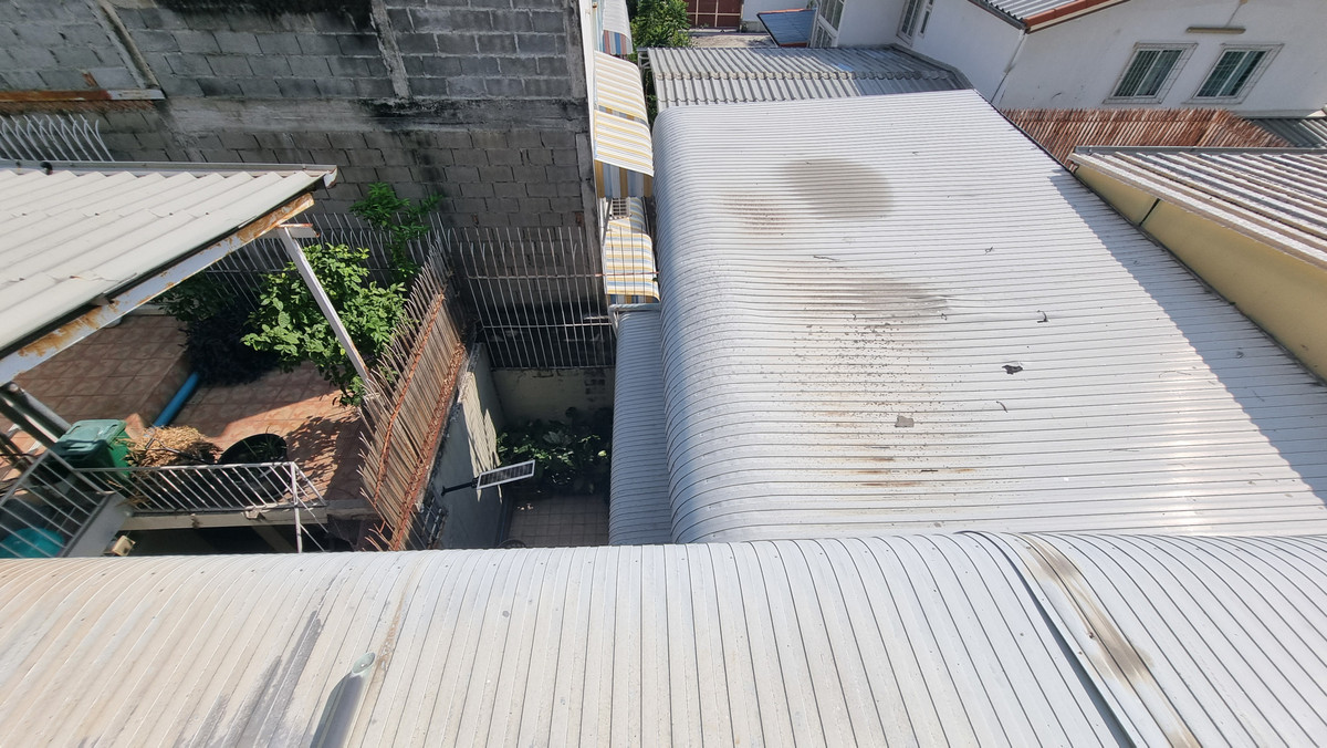 For RentTownhomeSukhumvit, Asoke, Thonglor : Townhouse for rent in Phrom Phong, suitable for living. Or make a home office of 500 sq m.