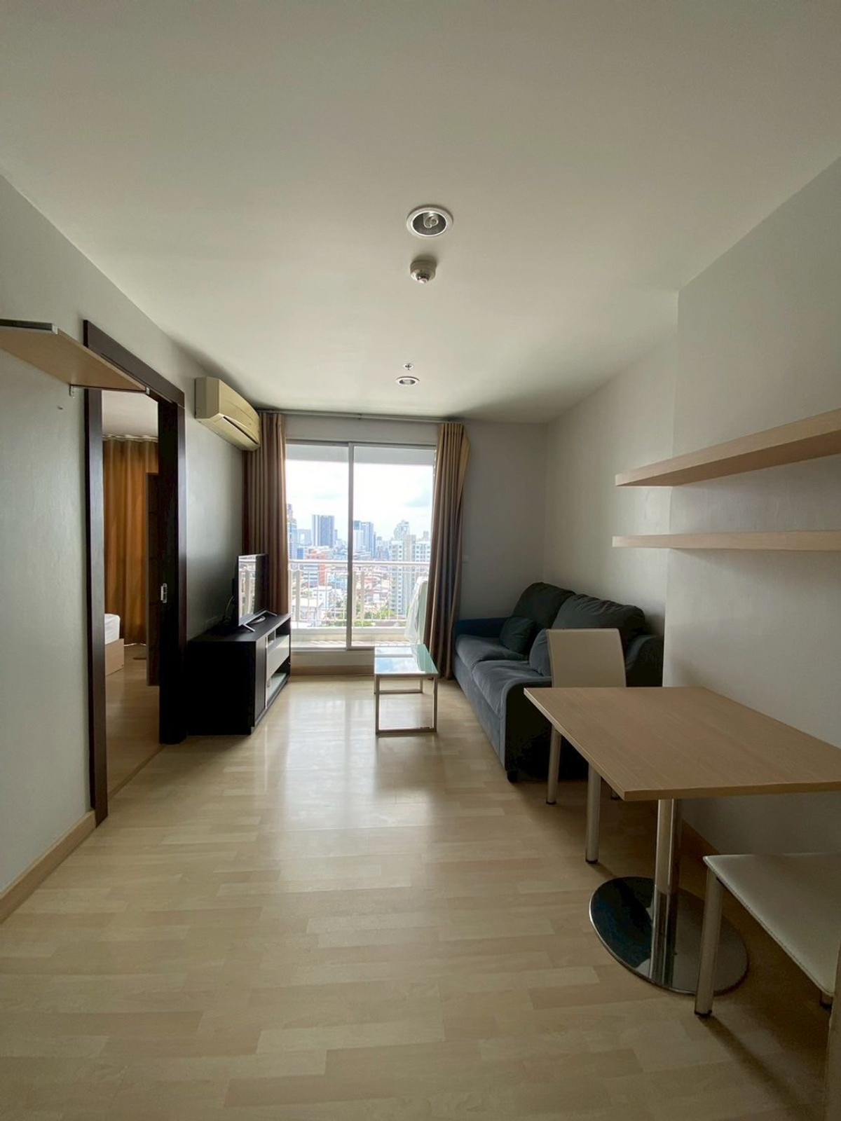 ขายคอนโดรัชดา ห้วยขวาง : คอนโดติด MRT รัชดาภิเษก จ่ายราคาห้องเล็ก แต่ได้ห้องใหญ่ 46 ตร.ม. @Rhythm Ratchada 🏢✨