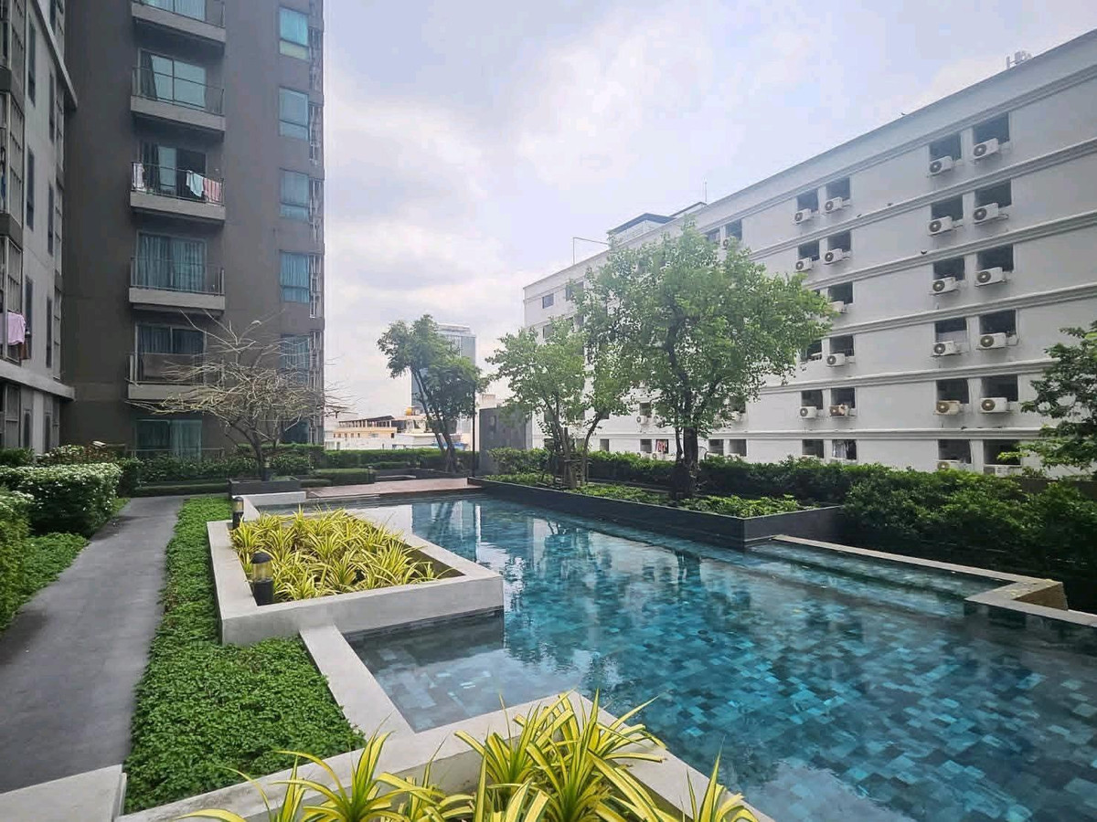 For RentCondoRatchadapisek, Huaikwang, Suttisan : 🍃 Big room, Rare Item, MRT Huai Khwang location, walk only 150 m.