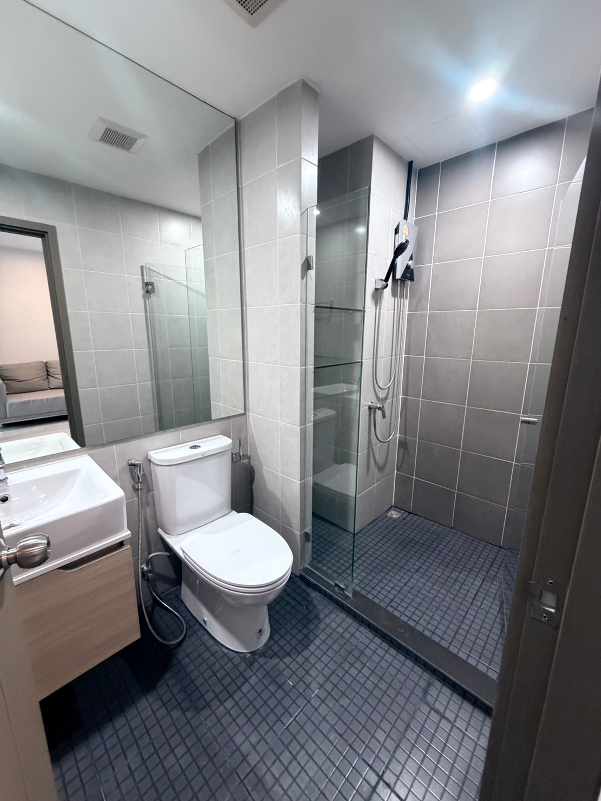 For RentCondoBangna, Bearing, Lasalle : Condo for Rent: Ideo O2 Near BTS Bang Na (approx. 300 meters)