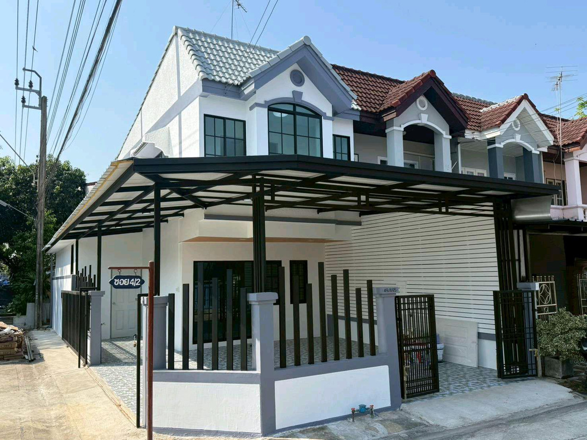 ขายทาวน์โฮมนวมินทร์ รามอินทรา : ขายทาวน์เฮ้าส์ 2 ชั้น หมู่บ้านอรุณธร (หลังมุม) สุขาภิบาล 5 ตลาดวงศกร ตลาดออเงิน บิ๊กซ ีสุขาภิบาล 5 
โรงเรียนสารสาสน์วิเทศสายไหม  สำนักงานเขตสายไหม
โรงพยาบาลภูมิพล