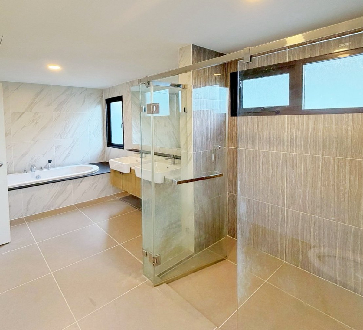 บ้านนนทบุรี บางใหญ่ บางบัวทอง :  ให้เช่า/ขาย   บ้านเดี่ยว Modern Luxury (บ้านใหม่ไม่เคยเข้าอยู่) 📍 The City สะพานมหาเจษฎาบดินทร์ฯ โครงการบ้านเดี่ยวระดับ Luxury เนื้อที่ 78 ตร.ว บ้านแปลงมุมสุดซอย Private สุดๆ ส่วนกลางขนาดใหญ่ บรรยากาศใกล้แม่น้ำ