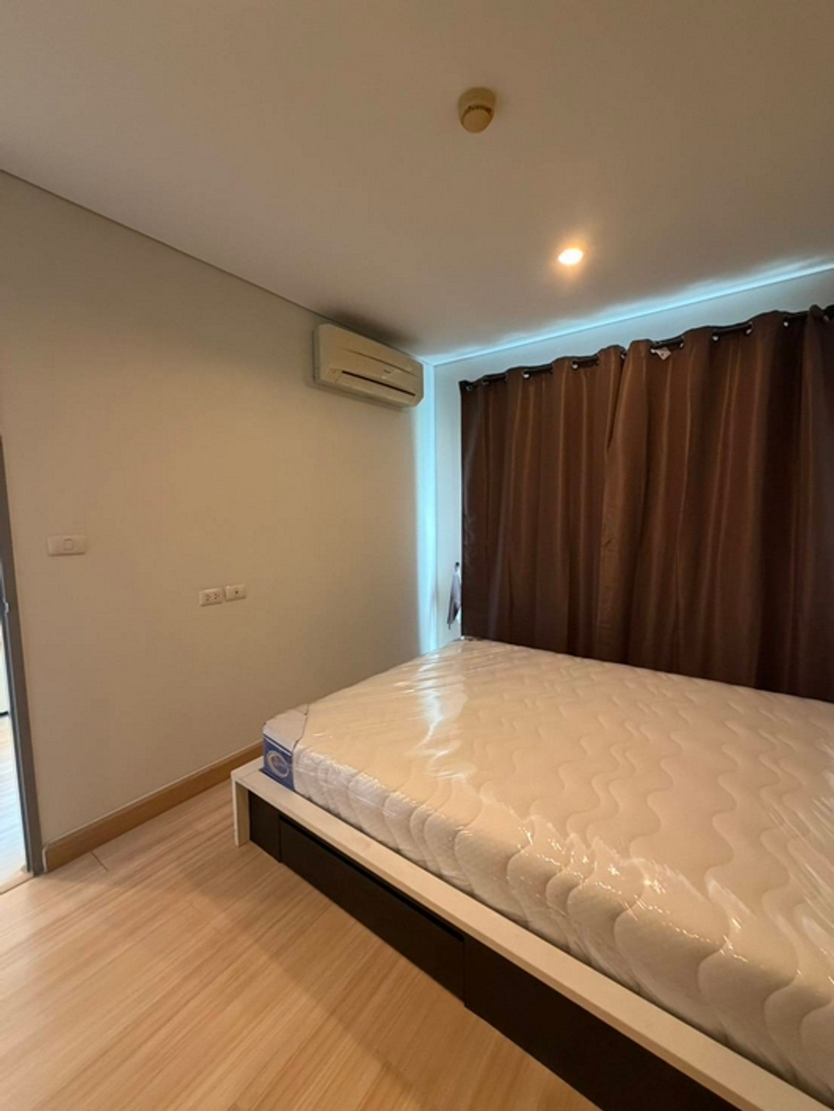 ให้เช่าคอนโดพระราม 2 บางขุนเทียน : คอนโด เซอราโน่ พระราม 2 ขนาด 32 ตรม. เฟอร์ครบ ใกล้เซ็นทรัล พระรามสอง