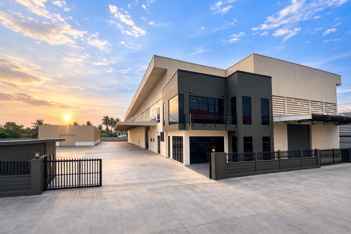 For RentFactoryMahachai Samut Sakhon : Warehouse/office for rent Khlong Maduea Subdistrict, Krathum Baen District, Samut Sakhon, area 2,750 sq m.