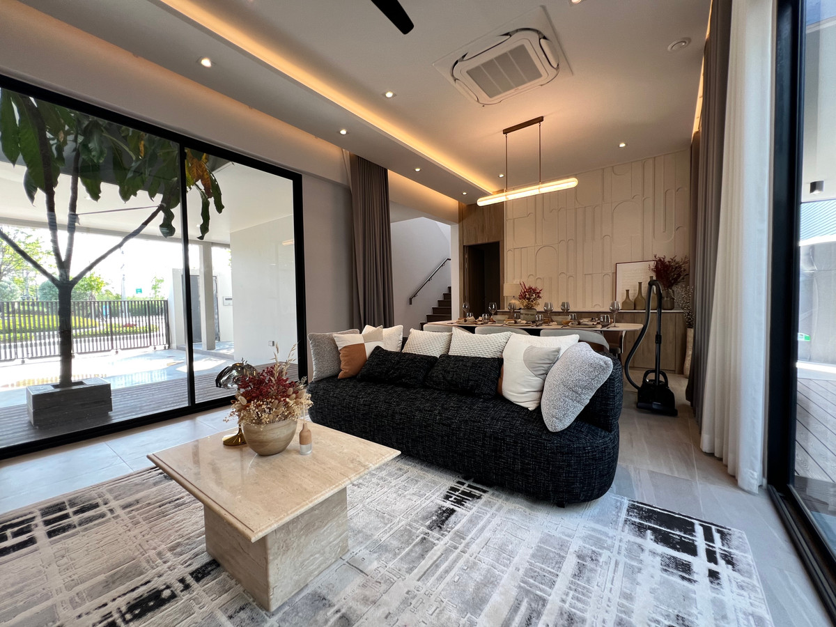 For RentHousePattanakan, Srinakarin : For rent: Noble Norse Krungthep Kreetha, large garden view, 4 bedrooms, new house, luxuriously decorated.