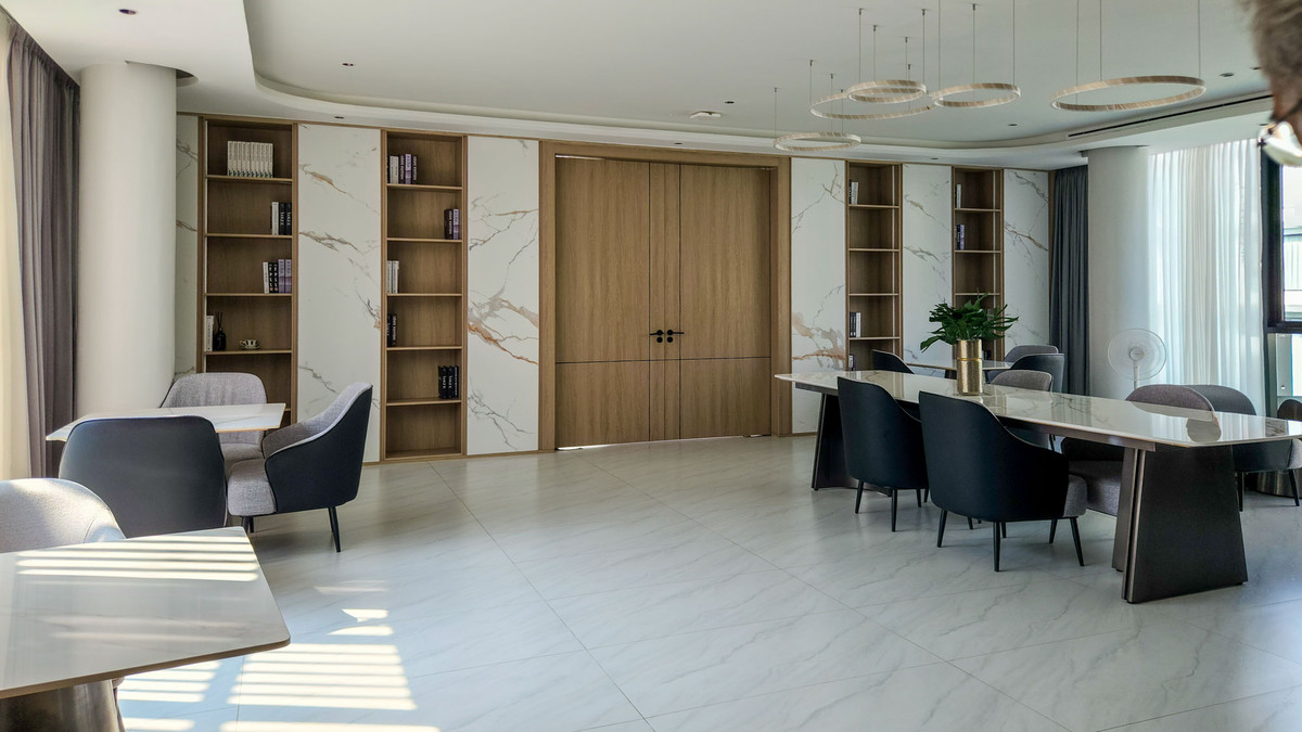 ให้เช่าคอนโดเชียงใหม่ : ยูนิตพิเศษ ขนาดใหญ่กว่าปกติ คอนโด 3 ห้องนอน ชั้นบนสุด วิวภูเขา ใกล้สนามบิน