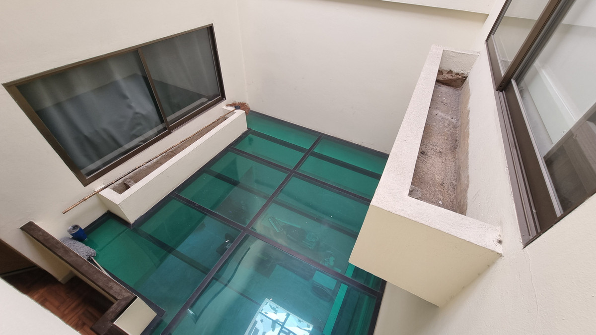 For RentTownhomeSukhumvit, Asoke, Thonglor : Townhouse for rent in Phrom Phong, suitable for living. Or make a home office of 500 sq m.