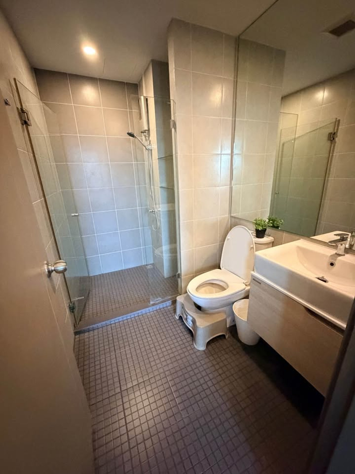 For RentCondoBangna, Bearing, Lasalle : Condo for Rent: Ideo O2 Near BTS Bang Na (approx. 300 meters)