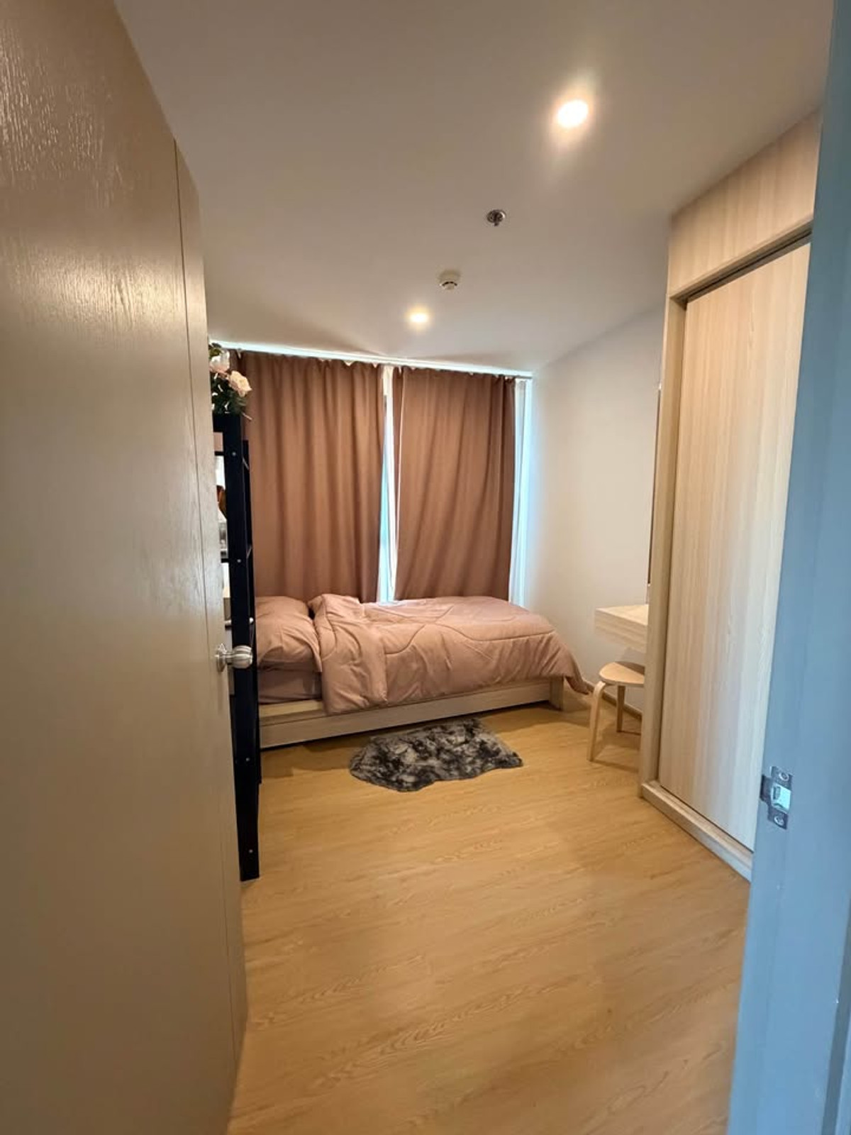 For RentCondoBangna, Bearing, Lasalle : Condo for Rent: Ideo O2 Near BTS Bang Na (approx. 300 meters)