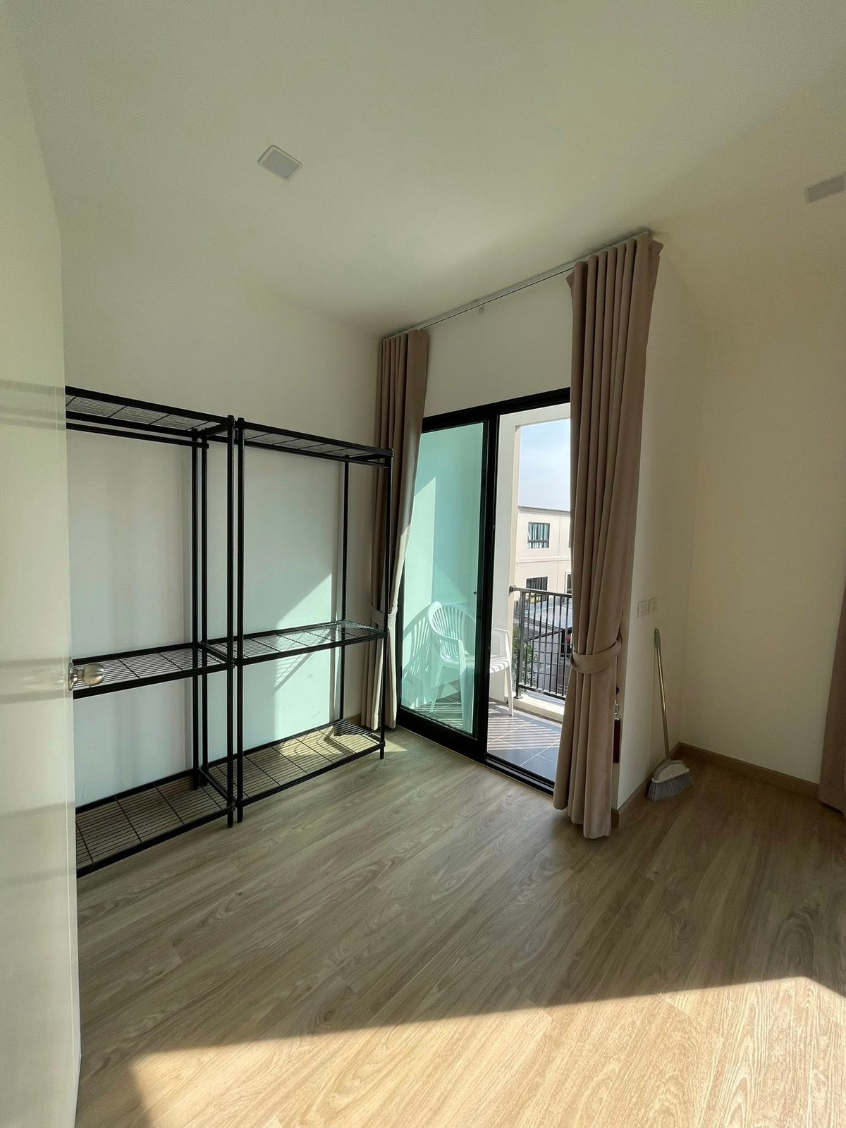 For SaleTownhomePattanakan, Srinakarin : K-6800 SALE 🔥🔥 Townhome Patio Srinakarin Rama 9 ready to move in, house facing south.