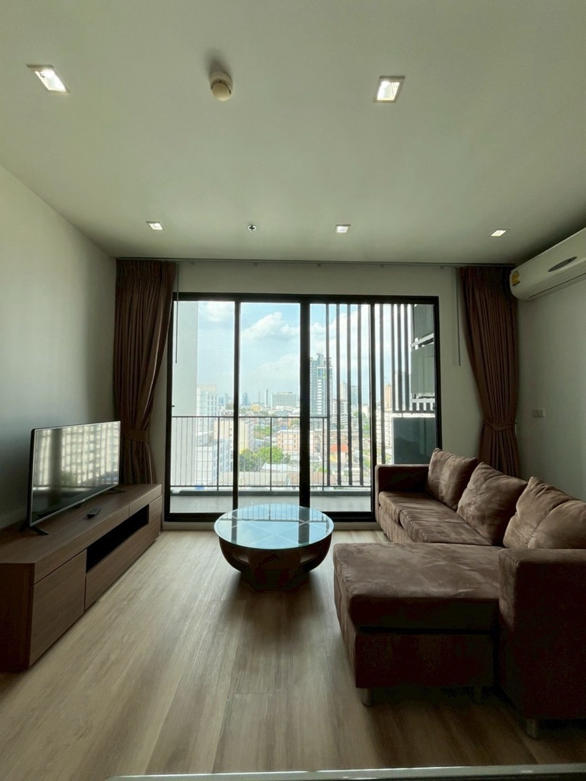 ให้เช่าคอนโดรัชดา ห้วยขวาง : 🔹Quinn Ratchada 17🔹45sq.m 20k
Good Viewe Good vibe🫡