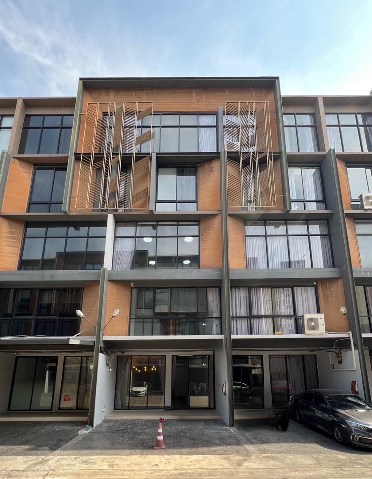 ให้เช่าโฮมออฟฟิศอ่อนนุช อุดมสุข : ปล่อยเช่า โมเดิร์น โฮมออฟฟิศ ซอยอ่อนนุช 30 สุขุมวิท 77 กรุงเทพ | FOR RENT - MODERN HOME OFFICE SOI ONNUT 30 SUKHUMVIT 77 , BANGKOK