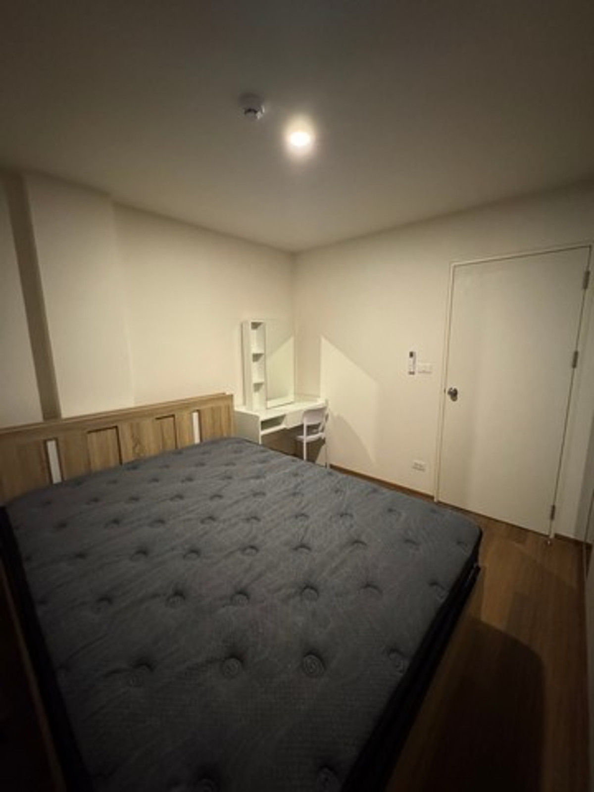 For RentCondoEakachai, Bang Bon : Condo for rent Lumpini Ekkachai 48, size 1 bedroom, 34 sq m, fully furnished. There is a washing machine.