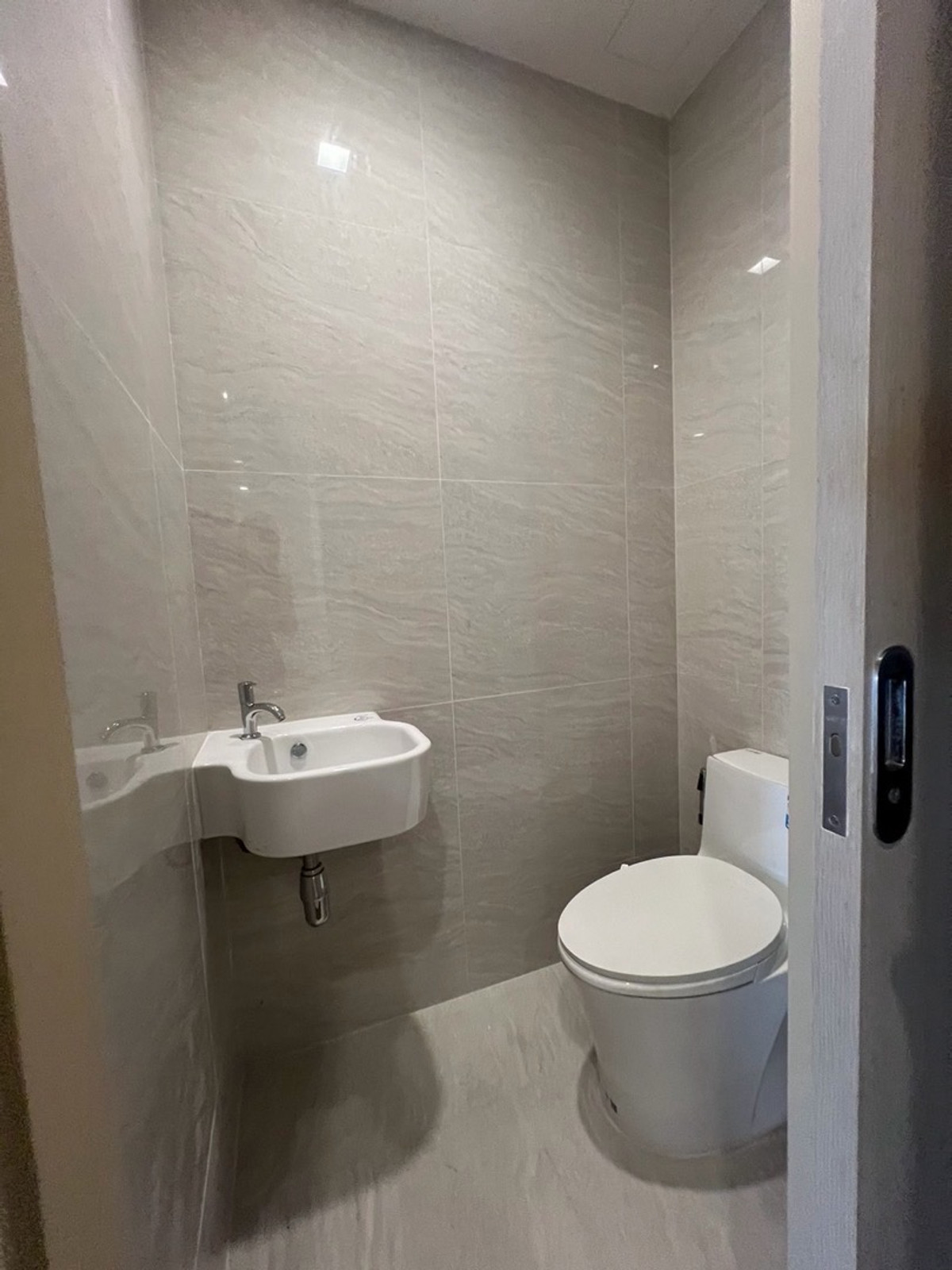 ให้เช่าคอนโดสุขุมวิท อโศก ทองหล่อ : 💙For Rent💙 Noble State Sukhumvit 39 – Rare Penthouse Unit!
✨ Brand New