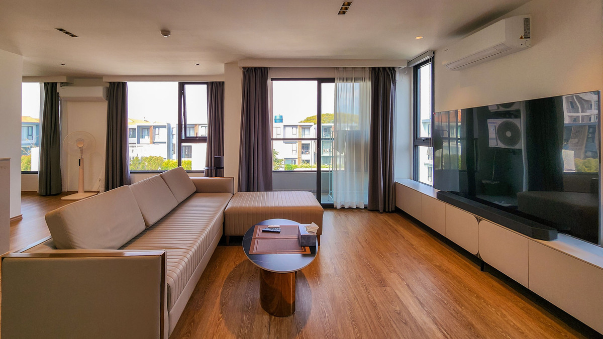 ให้เช่าคอนโดเชียงใหม่ : ยูนิตพิเศษ ขนาดใหญ่กว่าปกติ คอนโด 3 ห้องนอน ชั้นบนสุด วิวภูเขา ใกล้สนามบิน