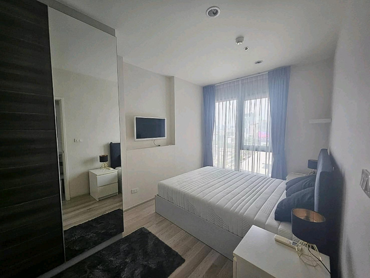 For RentCondoRatchadapisek, Huaikwang, Suttisan : 🍃 Big room, Rare Item, MRT Huai Khwang location, walk only 150 m.