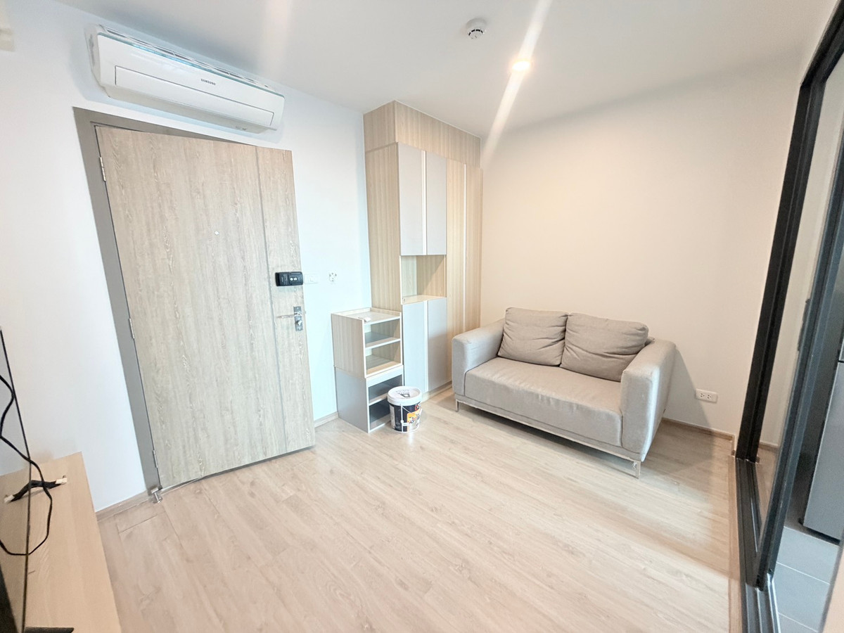 For RentCondoBangna, Bearing, Lasalle : Condo for Rent: Ideo O2 Near BTS Bang Na (approx. 300 meters)