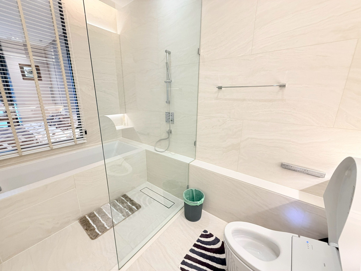 For RentCondoSukhumvit, Asoke, Thonglor : Super Luxury Condo for rent, next to BTS Thonglor✨THE STRAND Thonglor | 2 bedrooms, elegantly decorated. Ready to move in, near Market Place Thonglor.