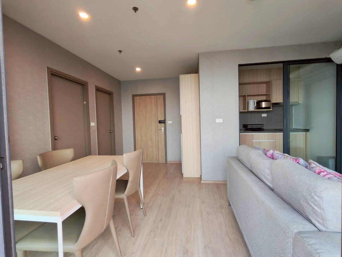 ให้เช่าคอนโดบางนา แบริ่ง ลาซาล : Condo for Rent: Ideo O2 Near BTS Bang Na (approx. 300 meters)