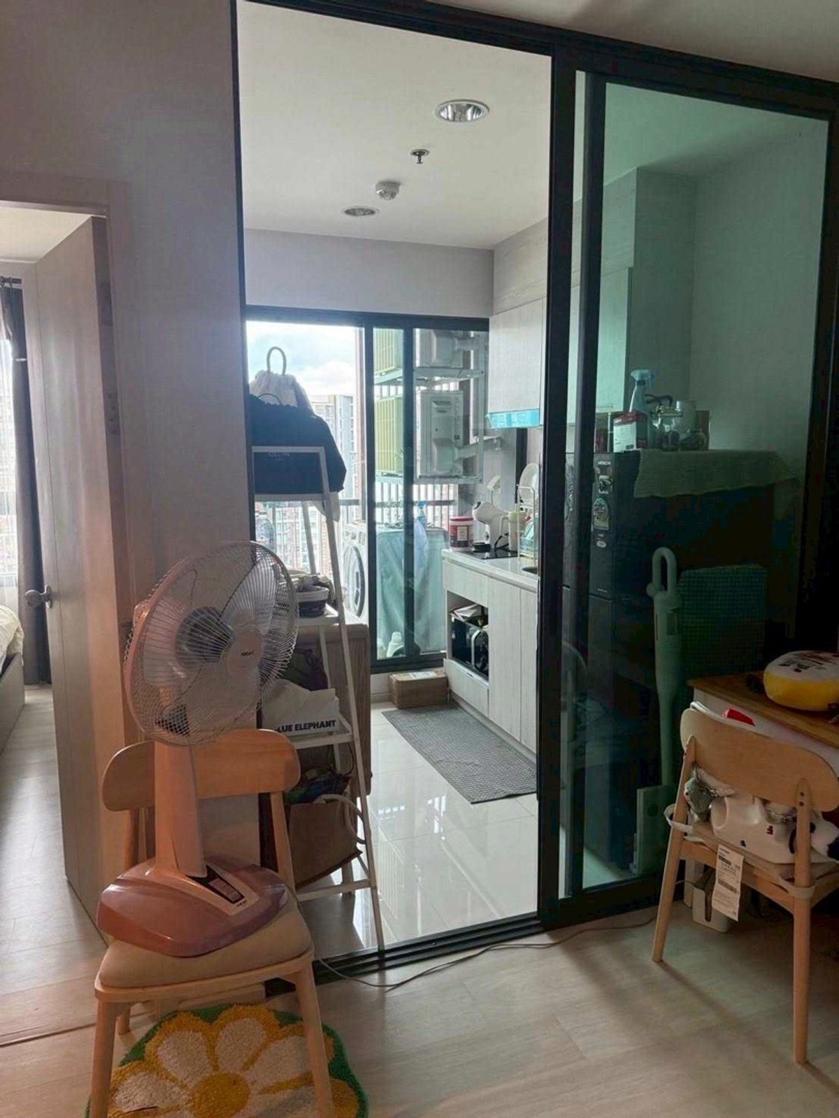 ให้เช่าคอนโดปิ่นเกล้า จรัญสนิทวงศ์ : 💙@condocurator 💙 ให้เช่า Life Pinklao เฟอร์นิเจอร์ครบ มีเครื่องซัก-อบผ้า [PM4505]