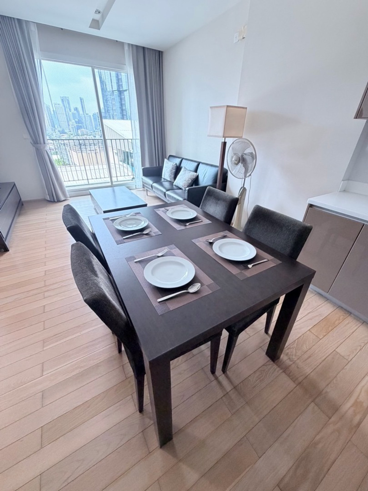 ให้เช่าคอนโดสุขุมวิท อโศก ทองหล่อ : Siri @ Sukhumvit – พร้อมให้เช่า!! 🏠