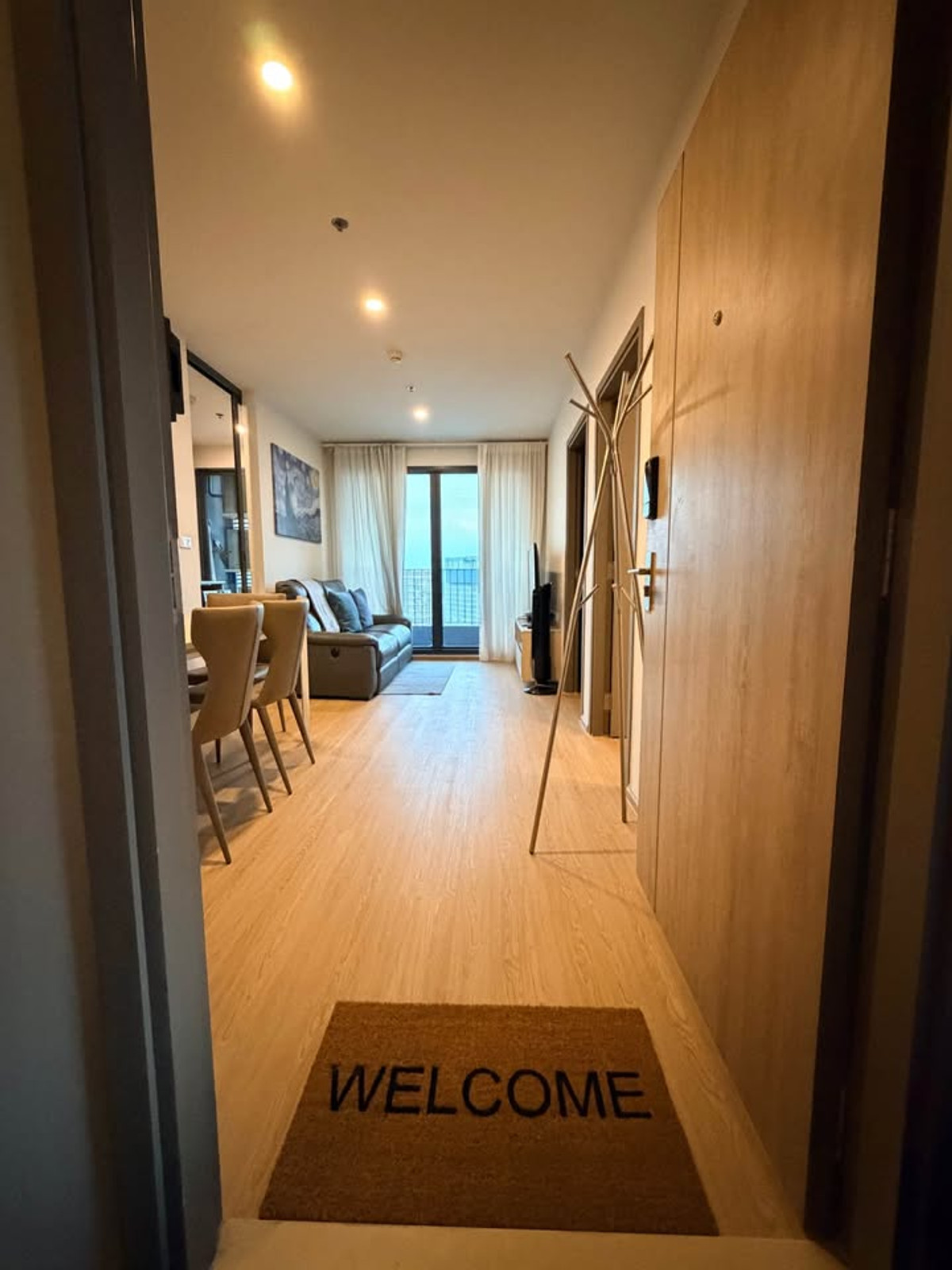 ให้เช่าคอนโดบางนา แบริ่ง ลาซาล : Condo for Rent: Ideo O2 Near BTS Bang Na (approx. 300 meters)