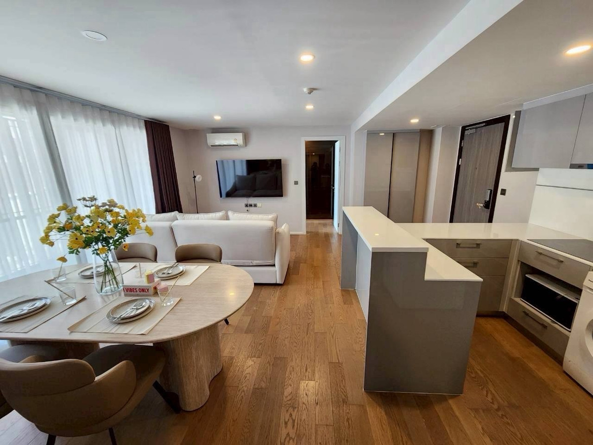 ขายคอนโดอารีย์ อนุสาวรีย์ : Penthouse Rare Unit ใจกลางอารีย์ — ห้องใหญ่ 110 ตร.ม. ใกล้ BTS อารีย์ เพียง 350 เมตร ลดแรงกว่า 2.4 ล้าน