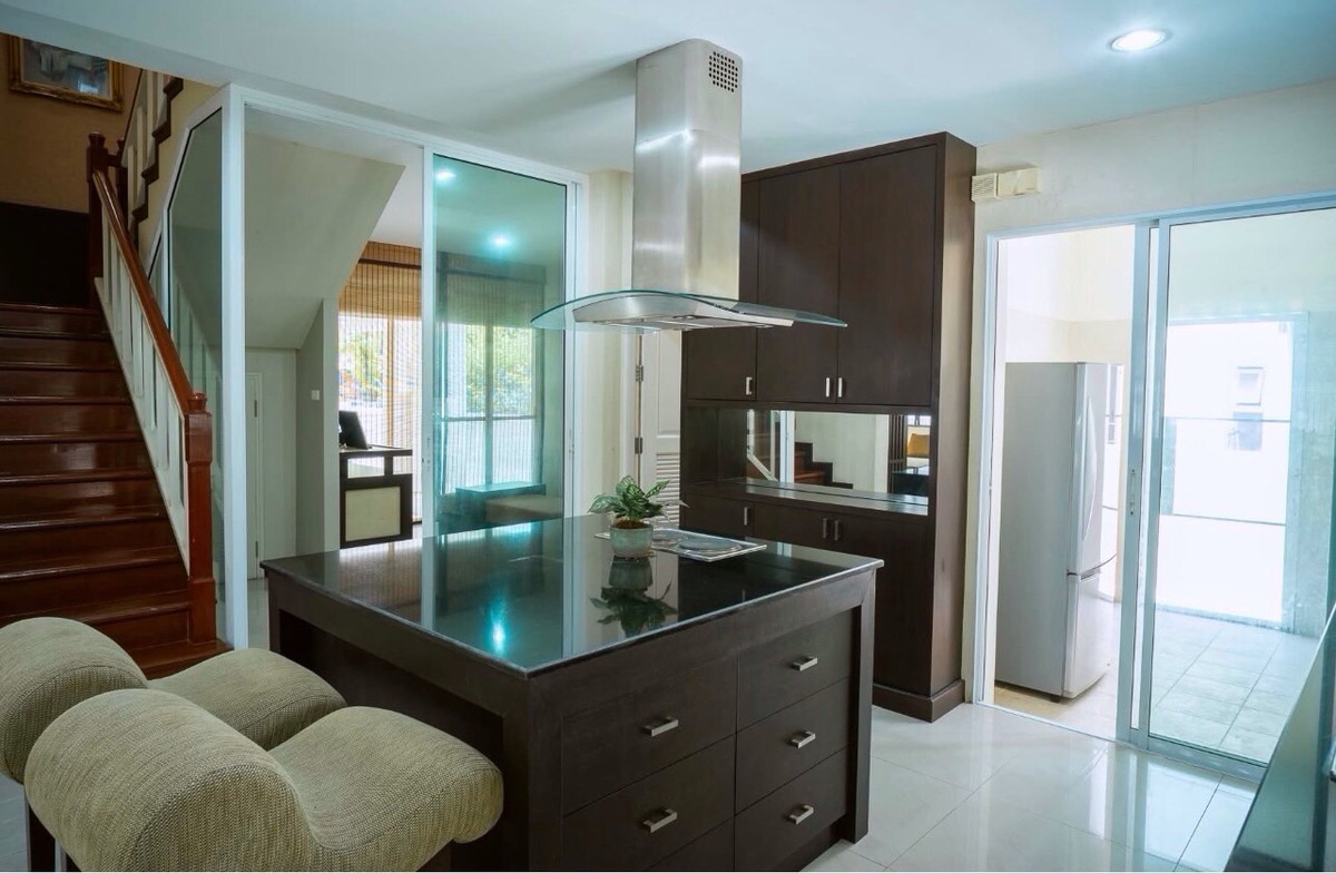 ขายบ้านมีนบุรี-ร่มเกล้า : ขายบ้าน2ชั้น เนื้อที่ 113 ตารางวา หมู่บ้านเพอเฟคเพลส รามคำแหง164 มีนบุรี กรุงเทพ