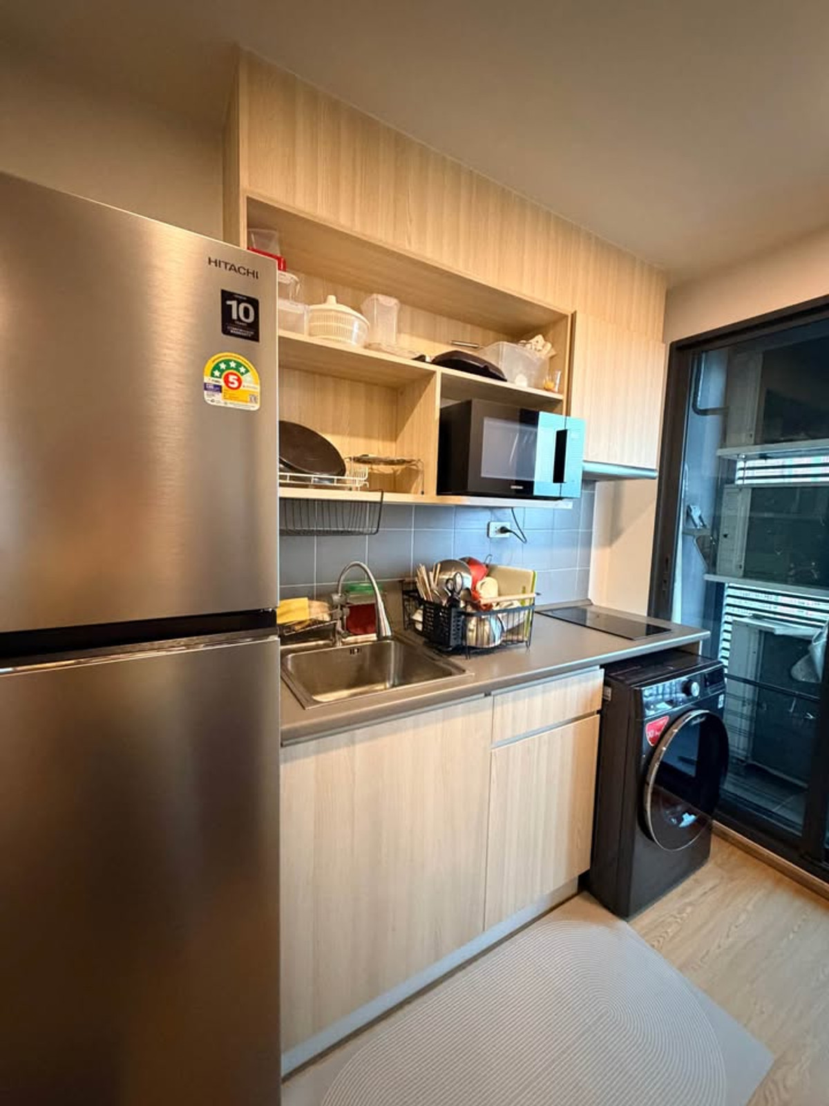 For RentCondoBangna, Bearing, Lasalle : Condo for Rent: Ideo O2 Near BTS Bang Na (approx. 300 meters)