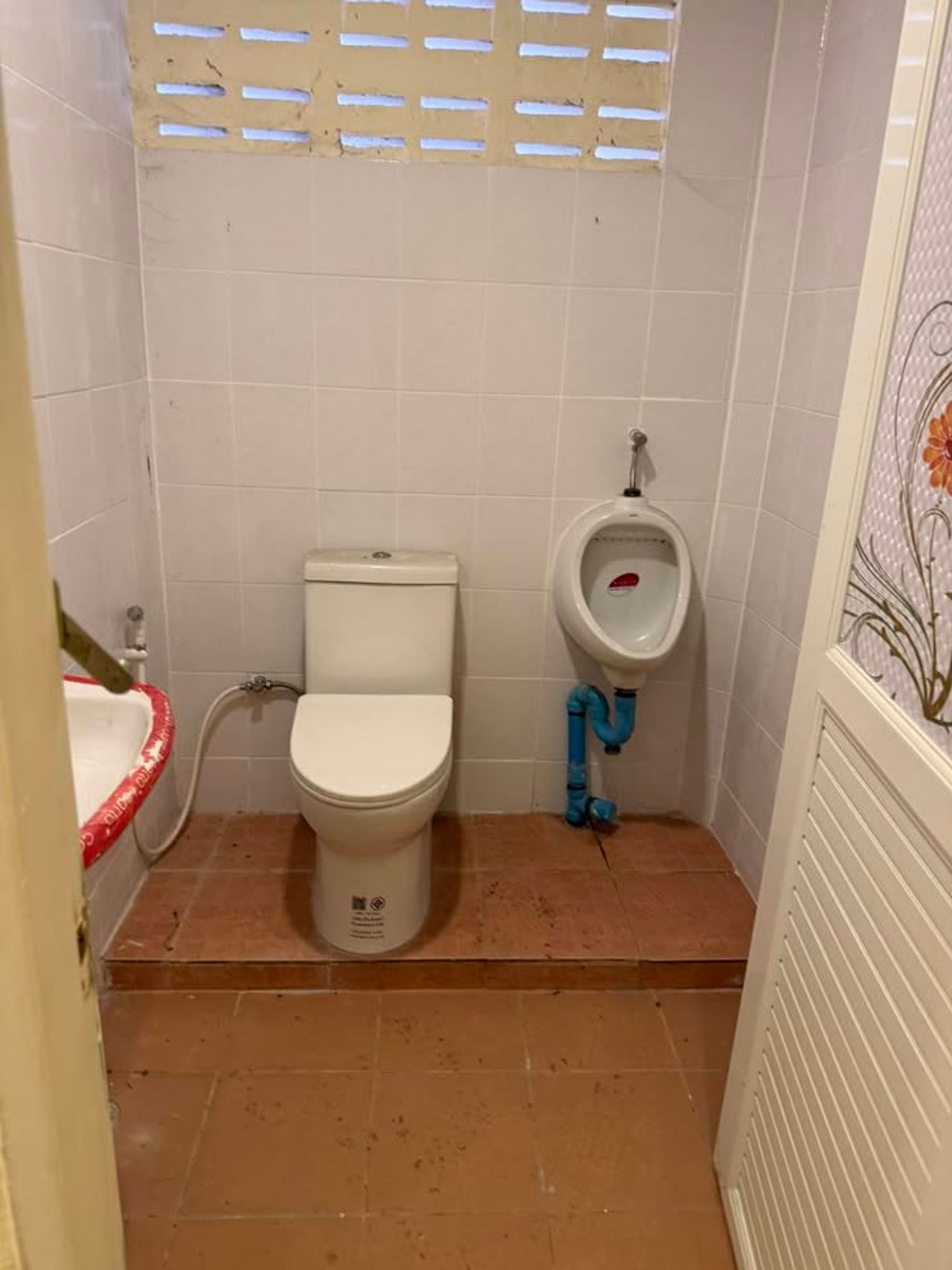 ขายอาคารพาณิชย์พัทยา บางแสน ชลบุรี สัตหีบ : ✅อาคารพาณิชย์ ตึกหัวมุม ทำเลดี รีโนเวทแล้ว ✅ Jomtien Complex Plaza จอมเทียน คอมเพล็กซ์ พลาซ่า