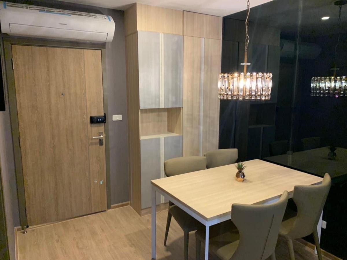 For RentCondoBangna, Bearing, Lasalle : Condo for Rent: Ideo O2 Near BTS Bang Na (approx. 300 meters)
