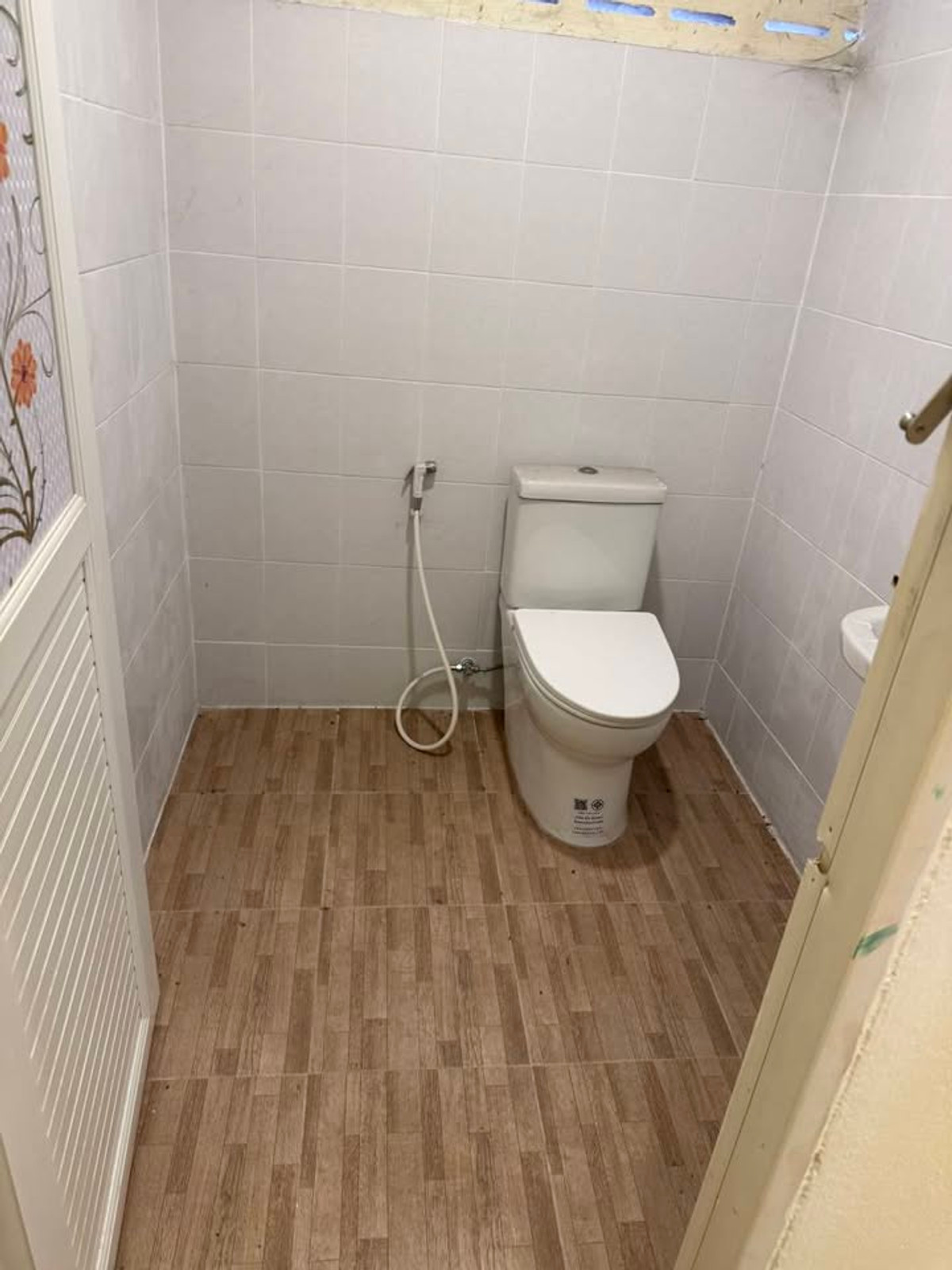 ขายอาคารพาณิชย์พัทยา บางแสน ชลบุรี สัตหีบ : ✅อาคารพาณิชย์ ตึกหัวมุม ทำเลดี รีโนเวทแล้ว ✅ Jomtien Complex Plaza จอมเทียน คอมเพล็กซ์ พลาซ่า