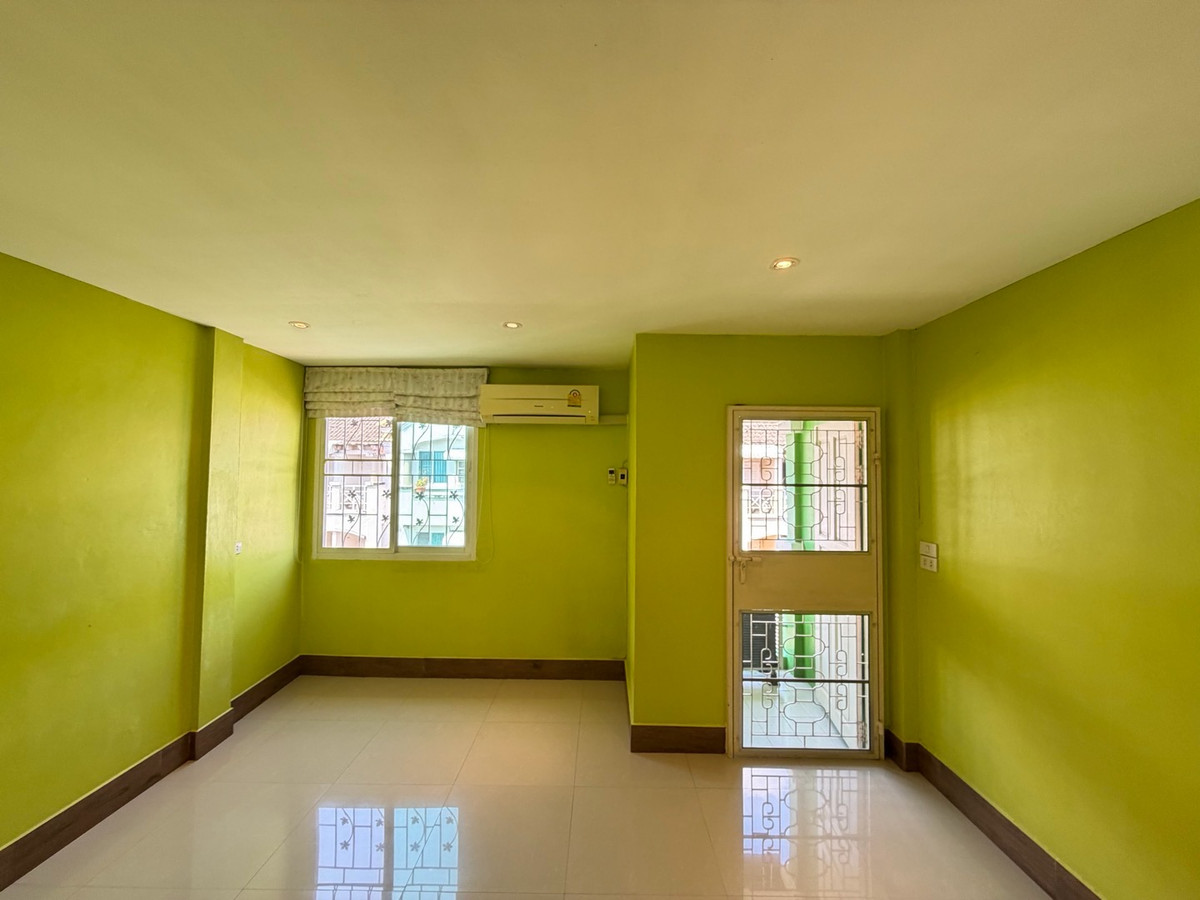 ให้เช่าทาวน์โฮมอ่อนนุช อุดมสุข : ให้เช่าทาวน์โฮม 4นอน 3น้ำ ควีนเพลส3 อ่อนนุช44