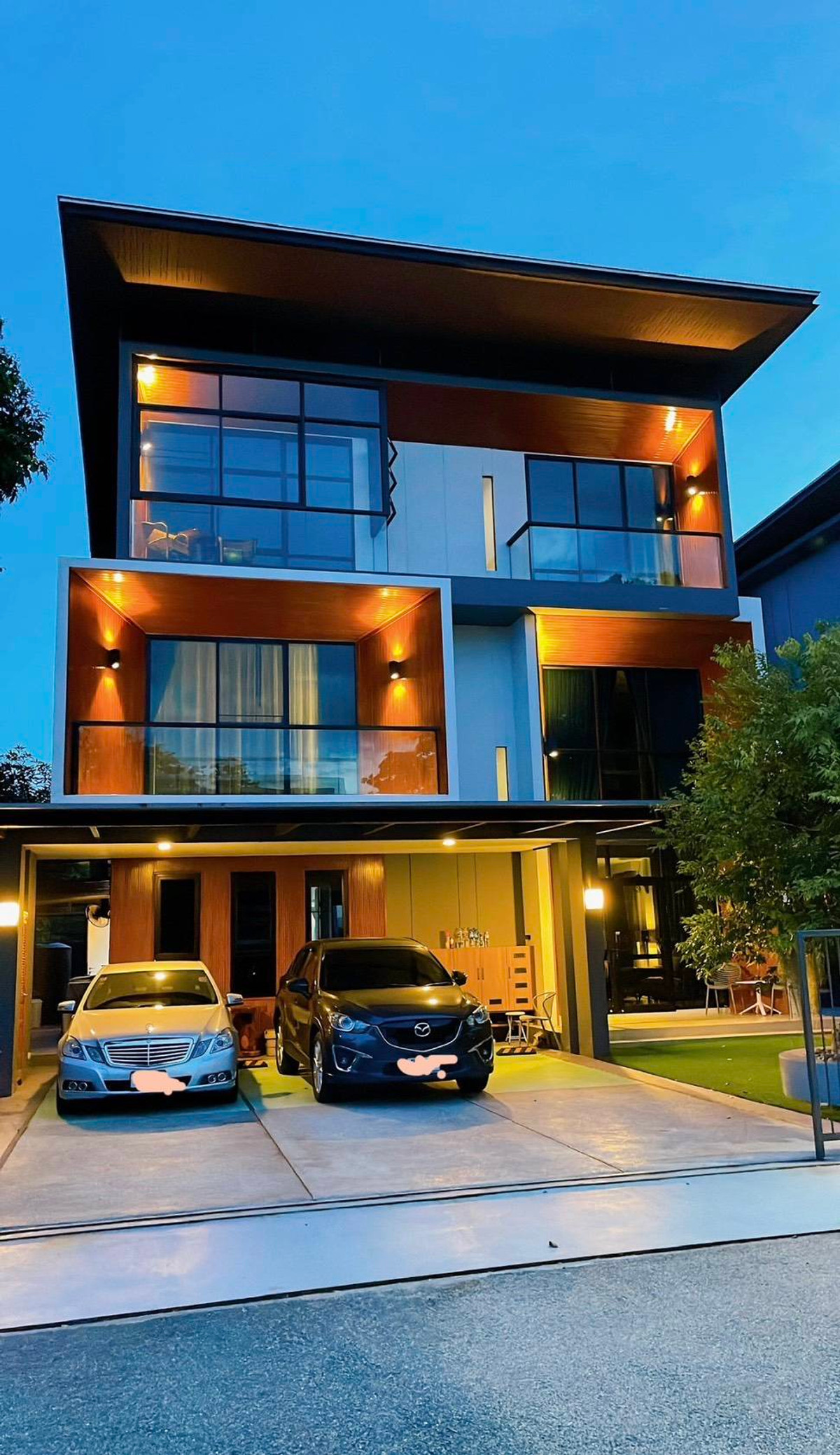 ขายบ้านเชียงใหม่ : คุ้มกว่านี้ไม่มีอีกแล้ว!! บ้านเดี่ยว 3 ชั้นสุดหรู บิ้วอินสวย ทำเลทอง อ.สันทราย จ.เชียงใหม่ 2นาทีถึงโลตัสรวมโชค