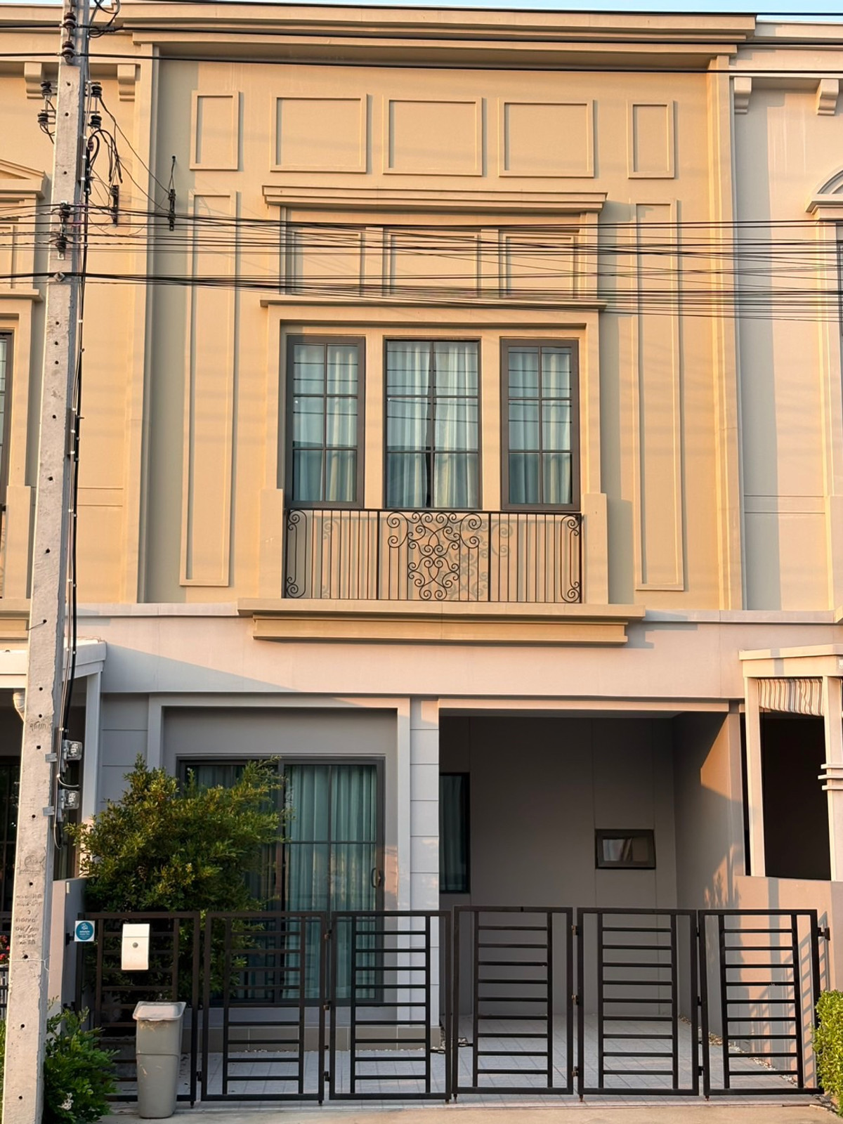 ให้เช่าทาวน์โฮมบางนา แบริ่ง ลาซาล : ให้เช่าทาวน์โฮม โครงการสิริเพลสเมกาบางนา บ้านสวยแต่งเฟอร์ครบ ✅เช่า 28,000/เดือน✅ 